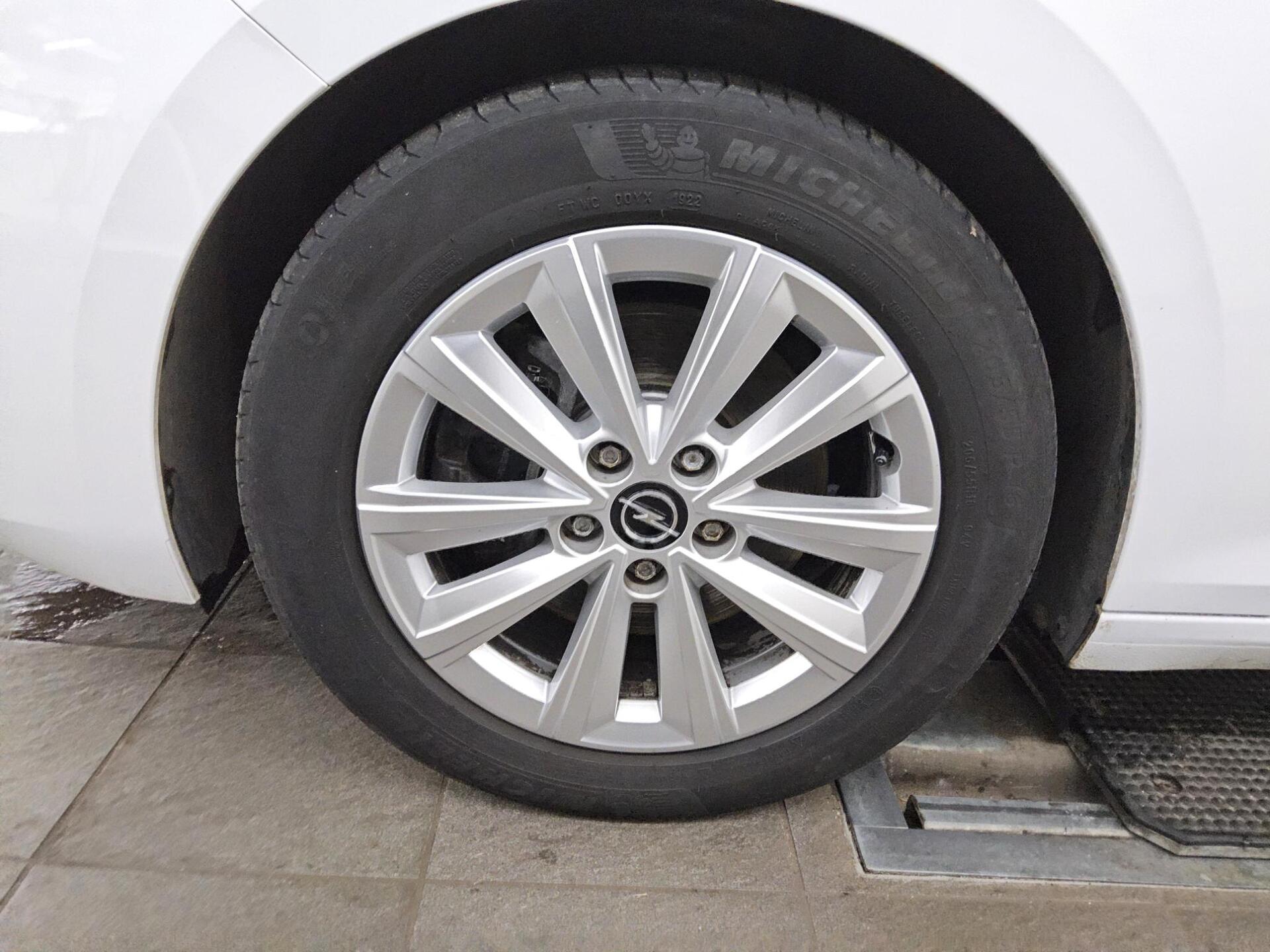 Opel Astra 1.5 D Business Ed. Navi LED RFK 11