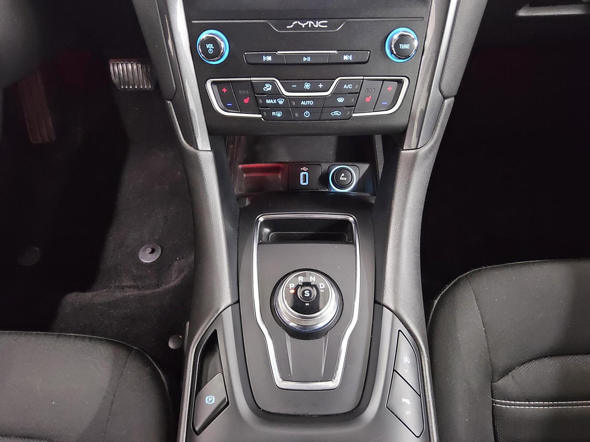 Ford Mondeo Turnier 2.0 EB Trend Navi LED RFK DAB 6