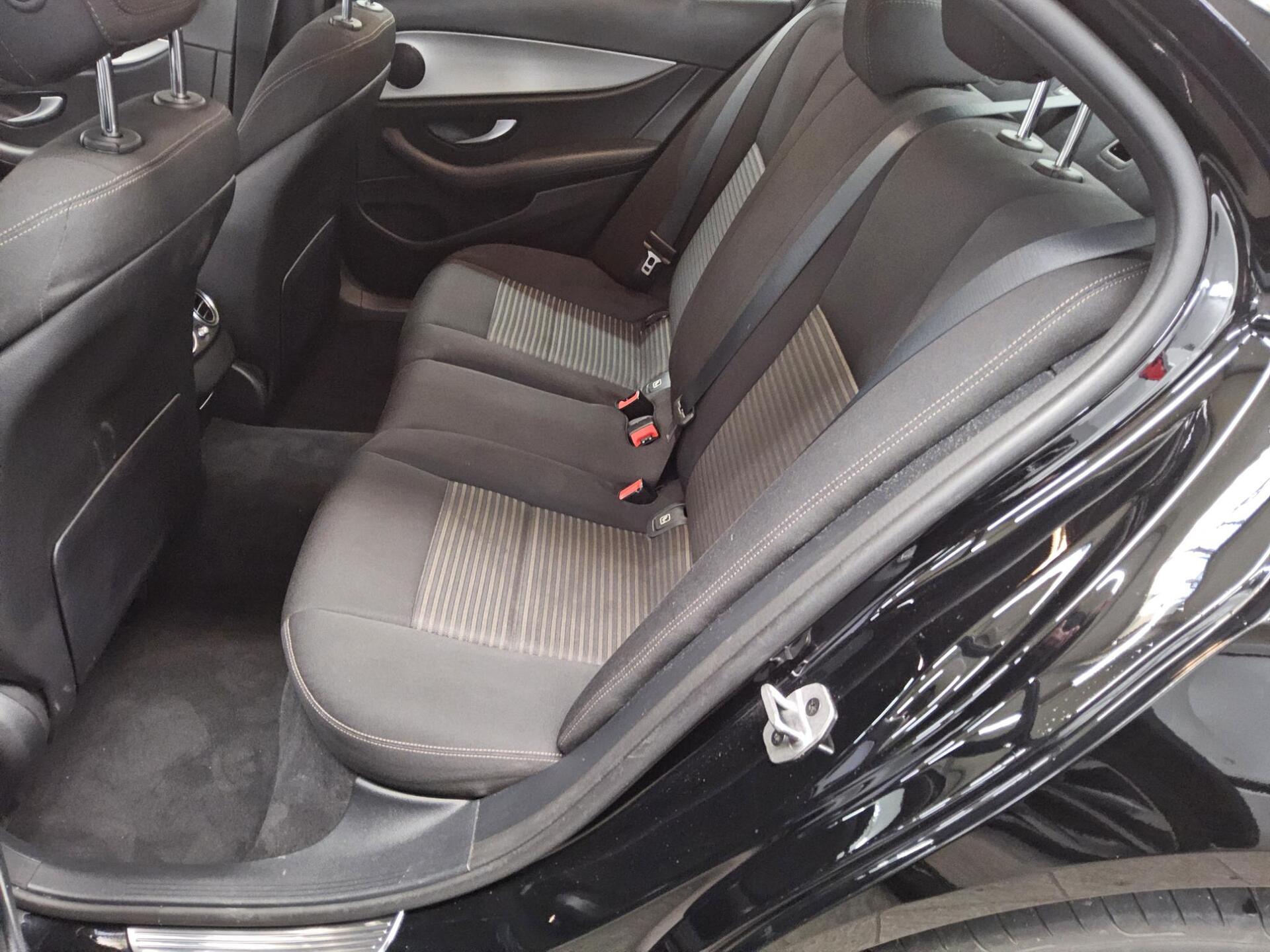 Mercedes-Benz E 300 de Avantgarde Navi Widescreen LED Kamera 13