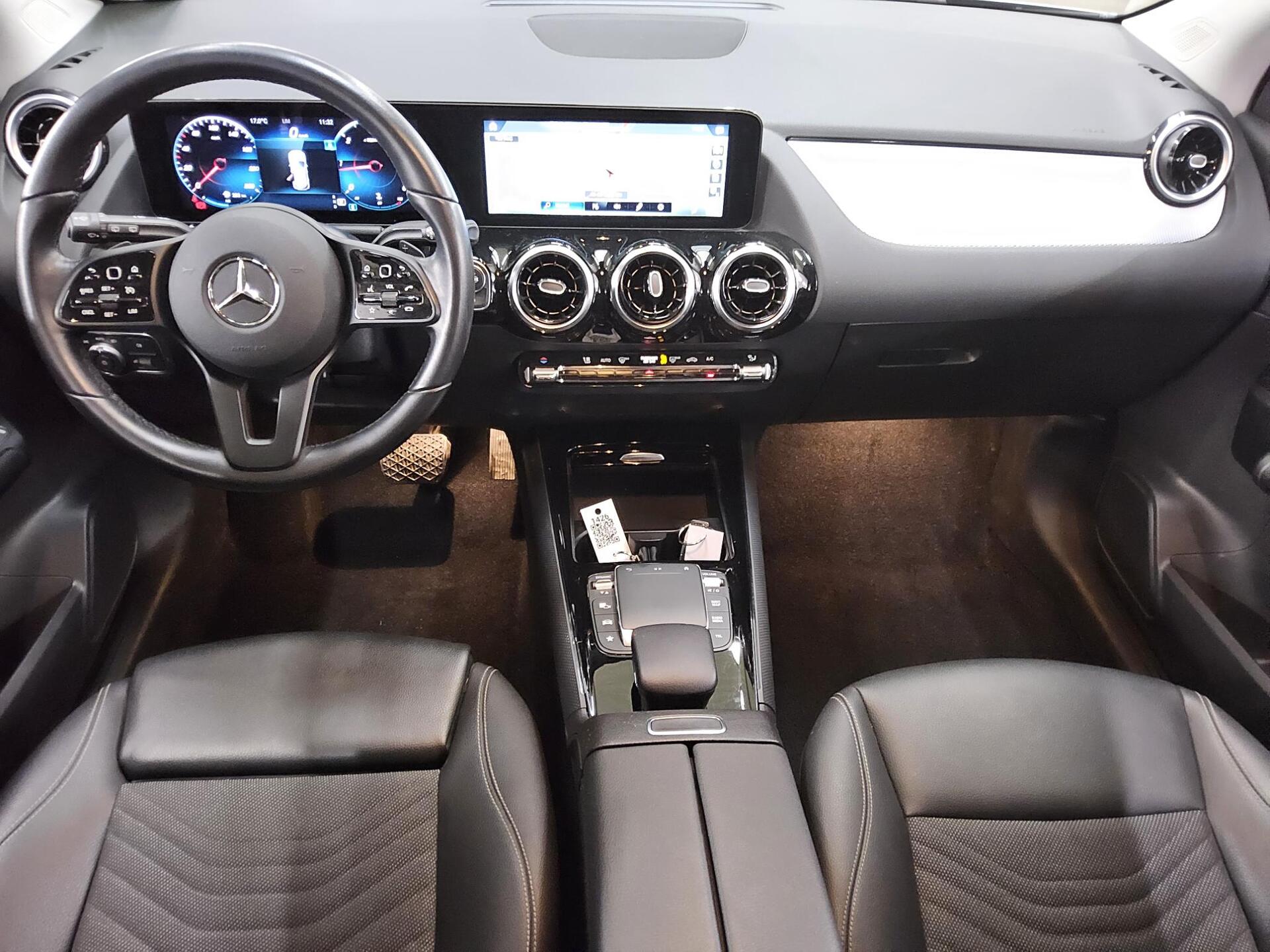 Mercedes-Benz GLA 180 d Style Navi LED RfK Shz PDC Tempomat 5