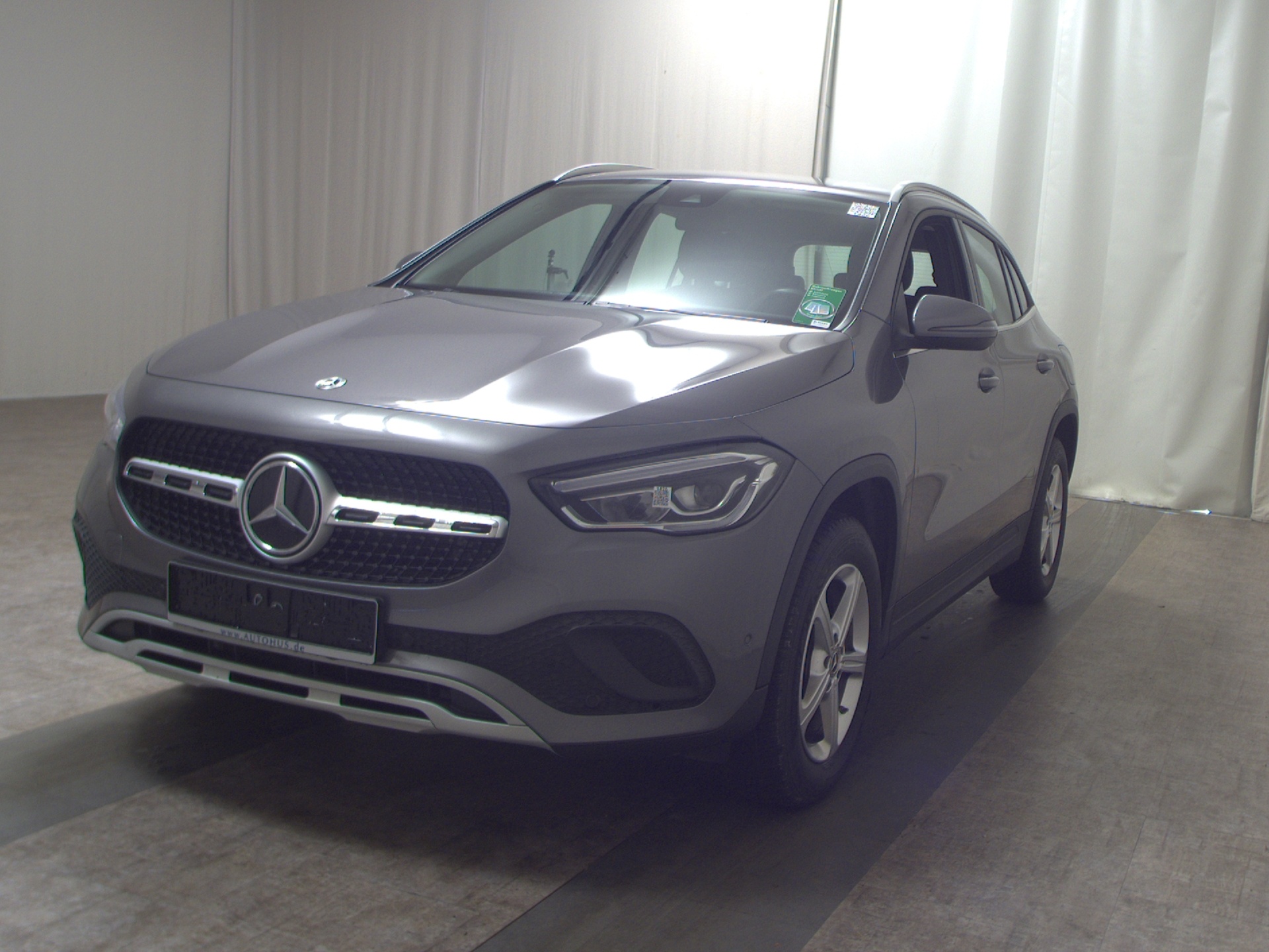 Mercedes-Benz GLA 180 d Style Navi LED RfK Shz PDC Tempomat 2