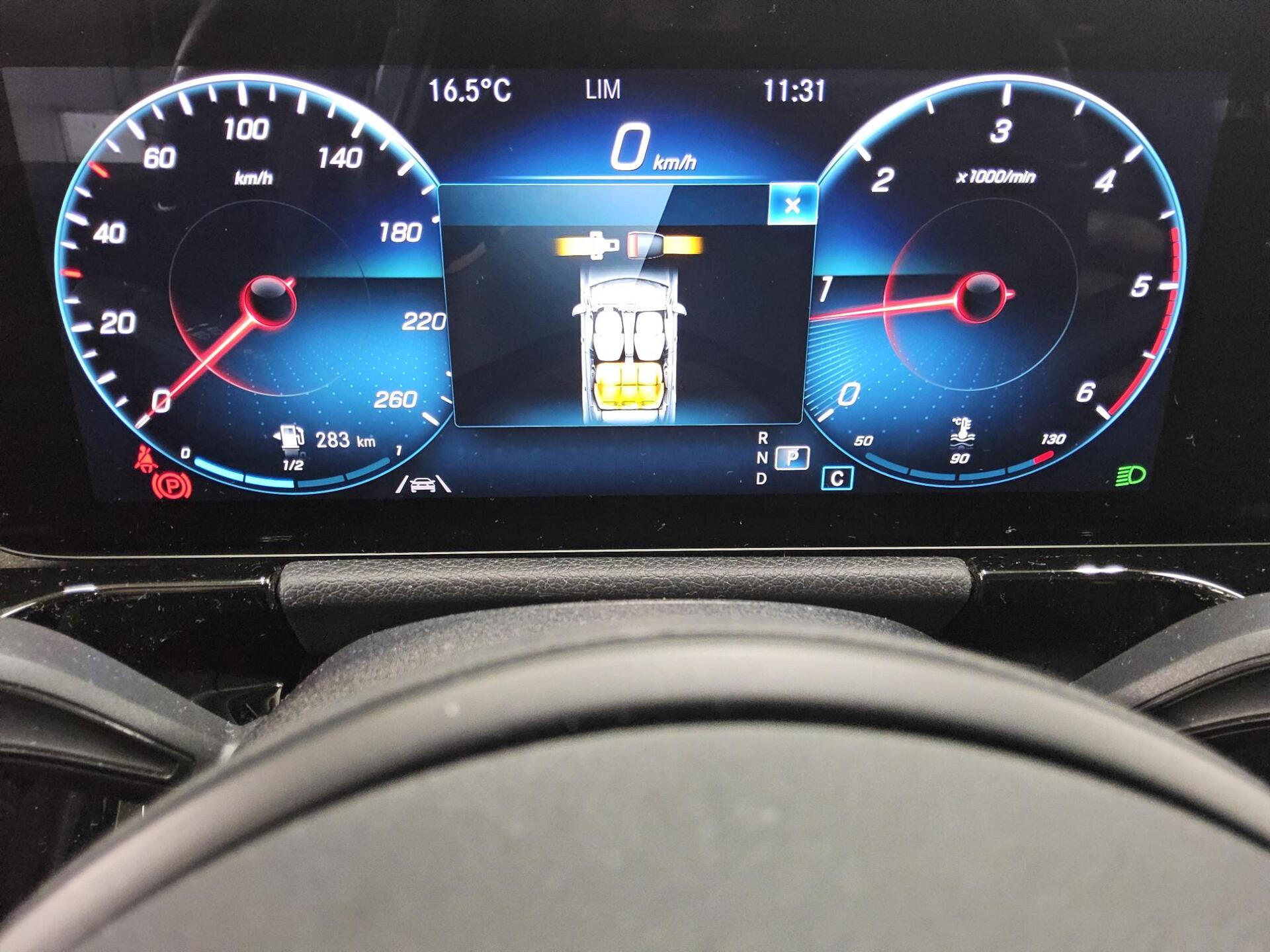 Mercedes-Benz GLA 180 d Style Navi LED RfK Shz PDC Tempomat 8