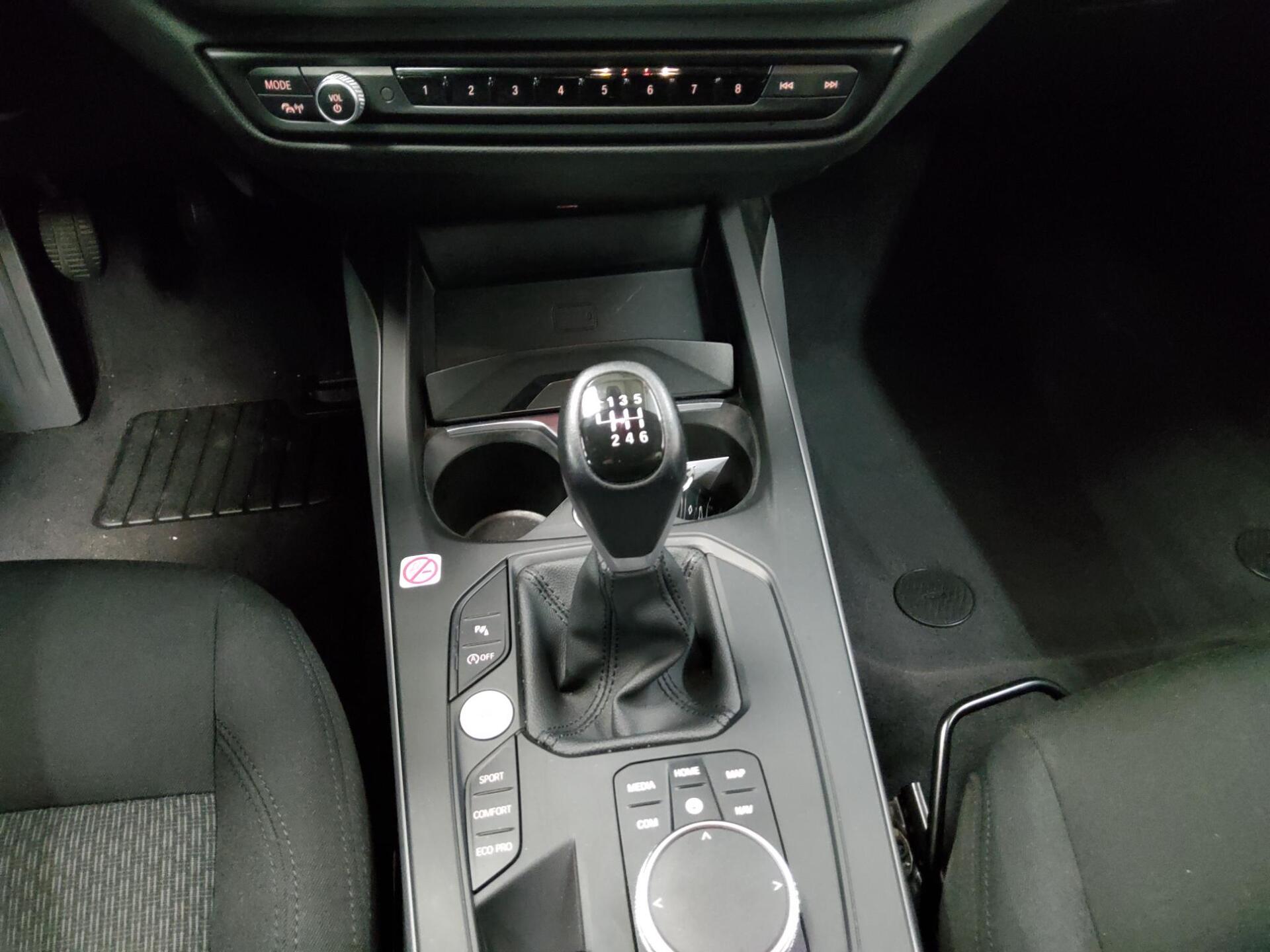 BMW 116i Advantage Navi LED LC-Pro PDC SHZ 6