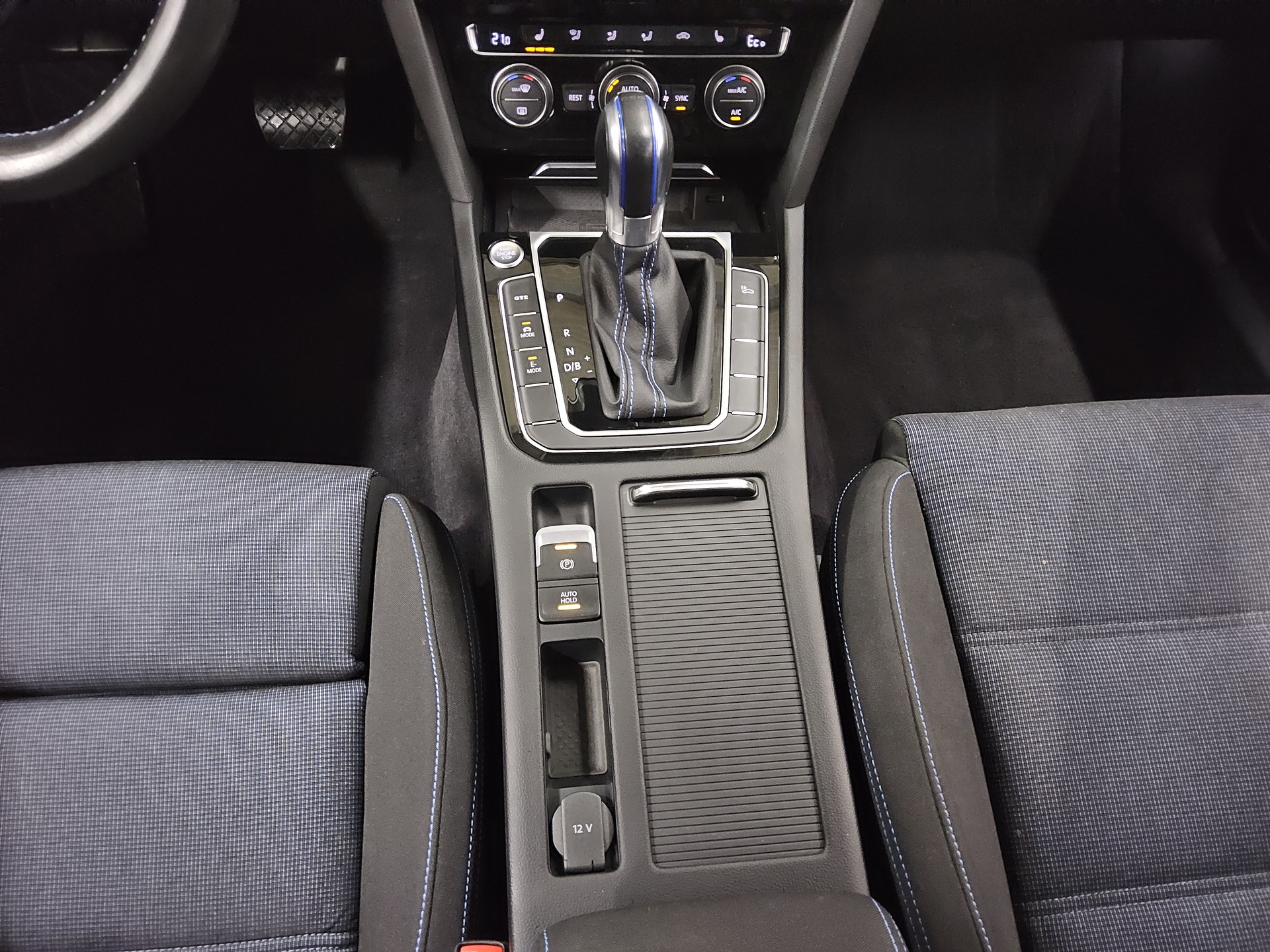 Volkswagen Passat GTE 1.4 TSI Navi LED AID RfK HuD ACC Shz 6