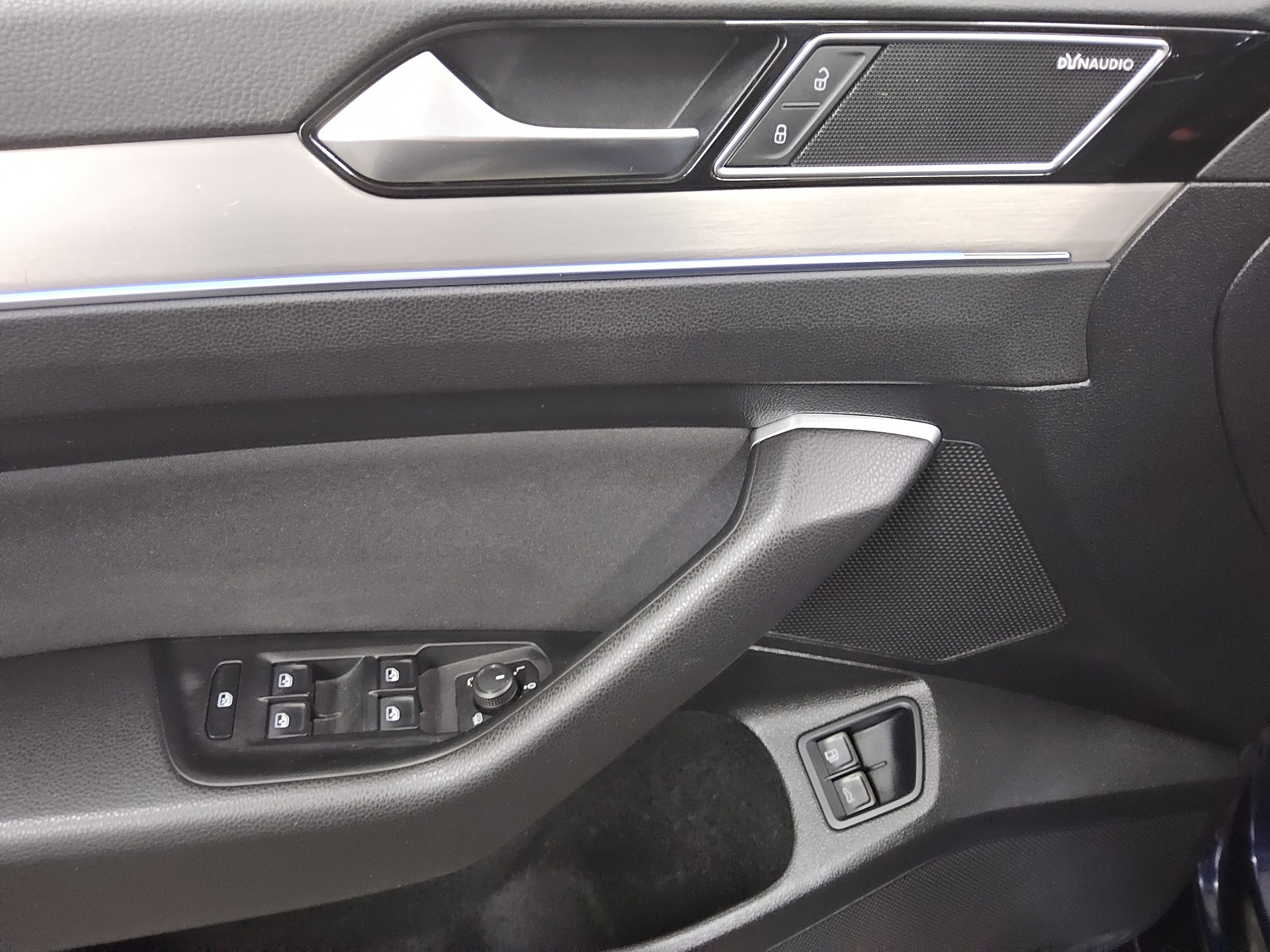 Volkswagen Passat GTE 1.4 TSI Navi LED AID RfK HuD ACC Shz 10