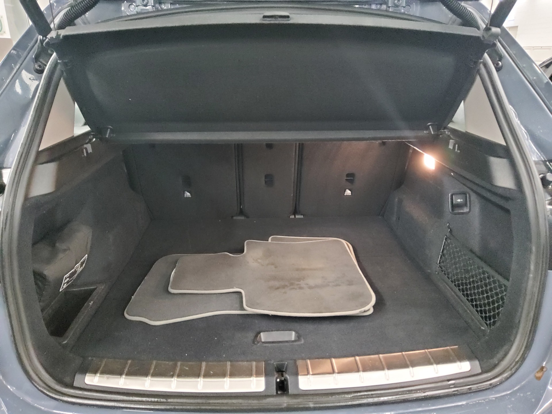 BMW X1 xDrive20d Sport-Line Nav Pano HuD H-K LED AHK 11