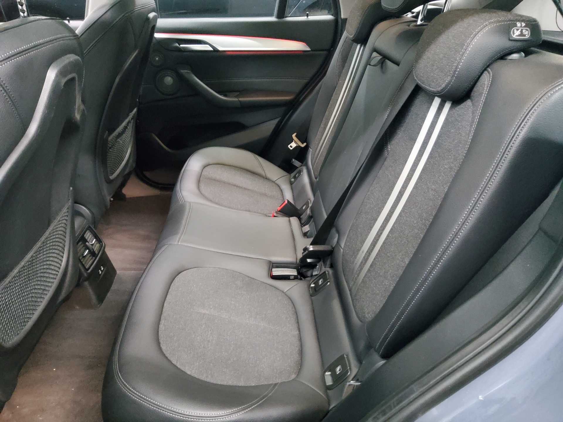 BMW X1 xDrive20d Sport-Line Nav Pano HuD H-K LED AHK 13