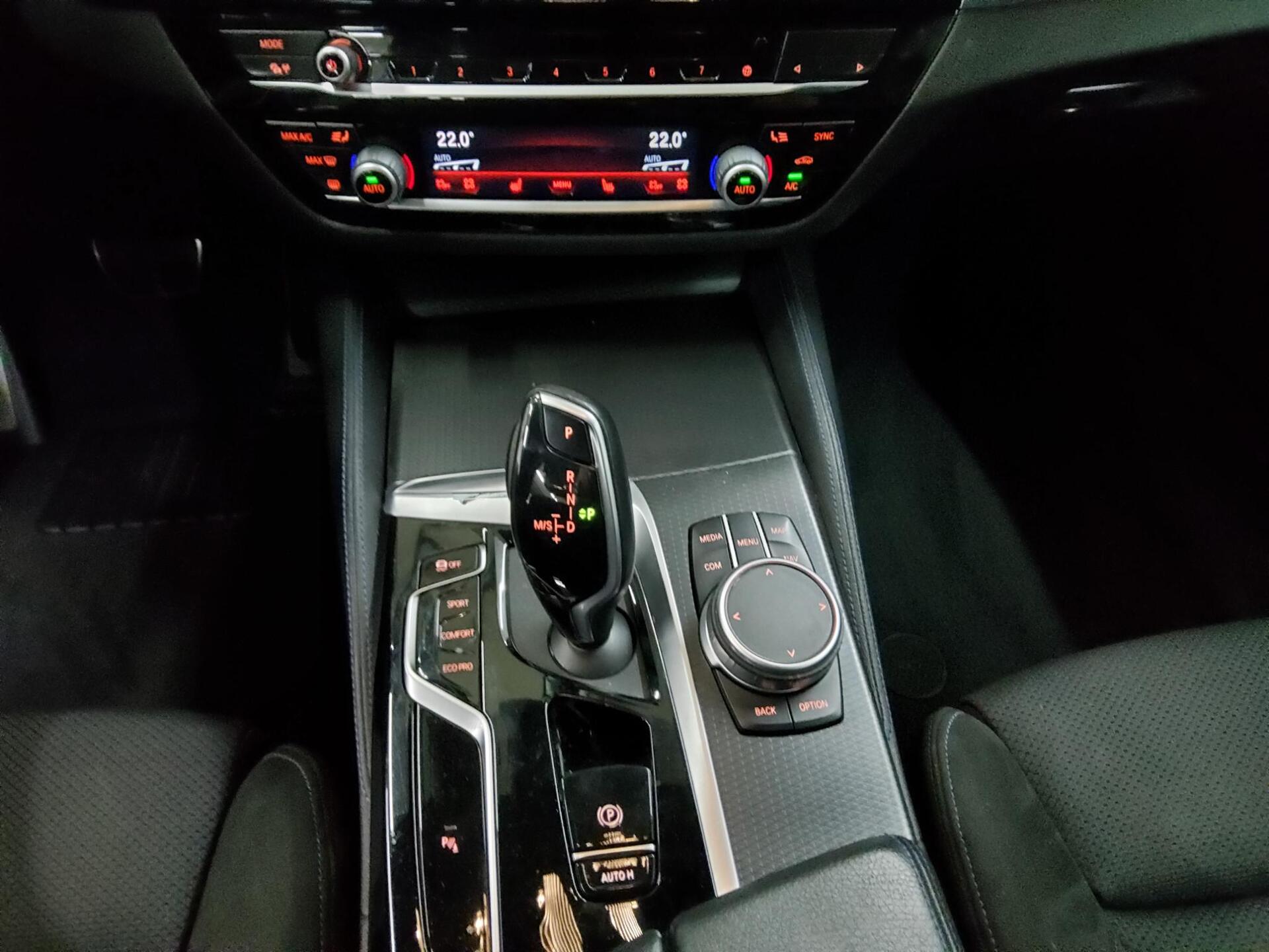 BMW 530dA Touring xDr M-Sport Navi LED LC-Prof RfK 6