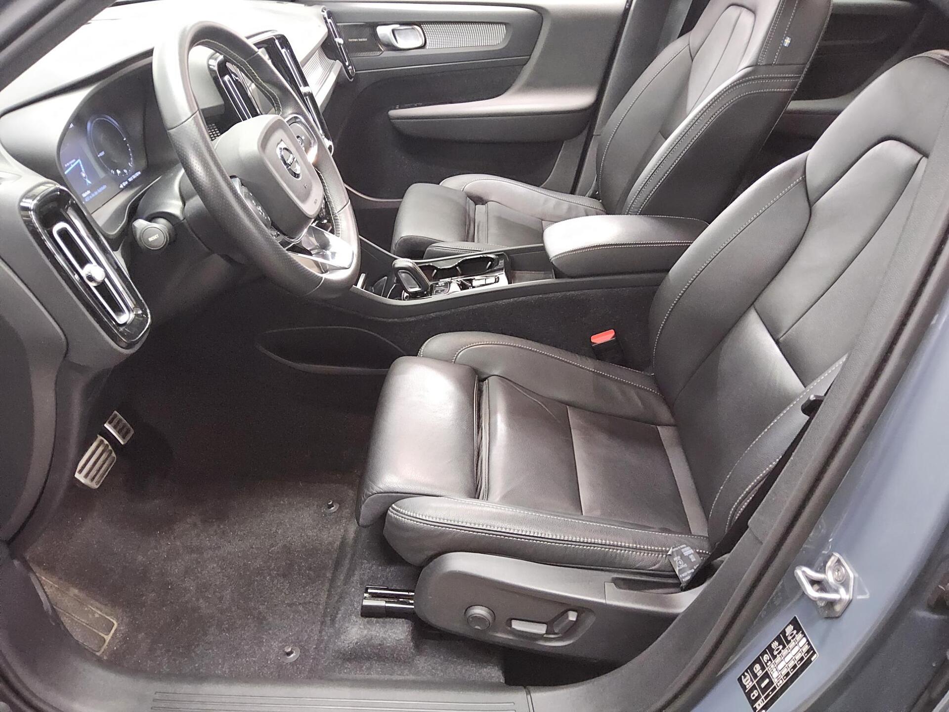 Volvo XC40 T5 Recharge R-Design Leder Navi LED RFK H-K 8