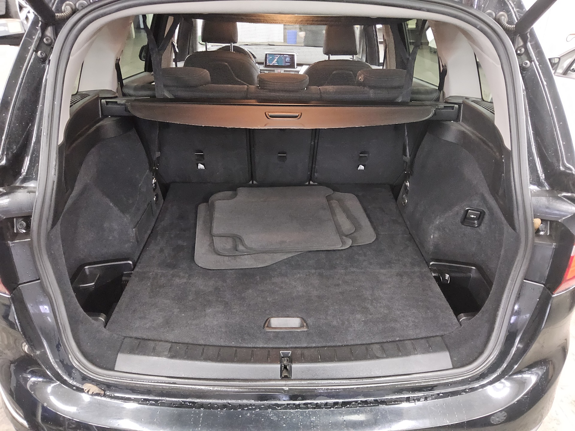 BMW 218 Gran Tourer Adv. T-Leder Navi LED AHK RFK 11