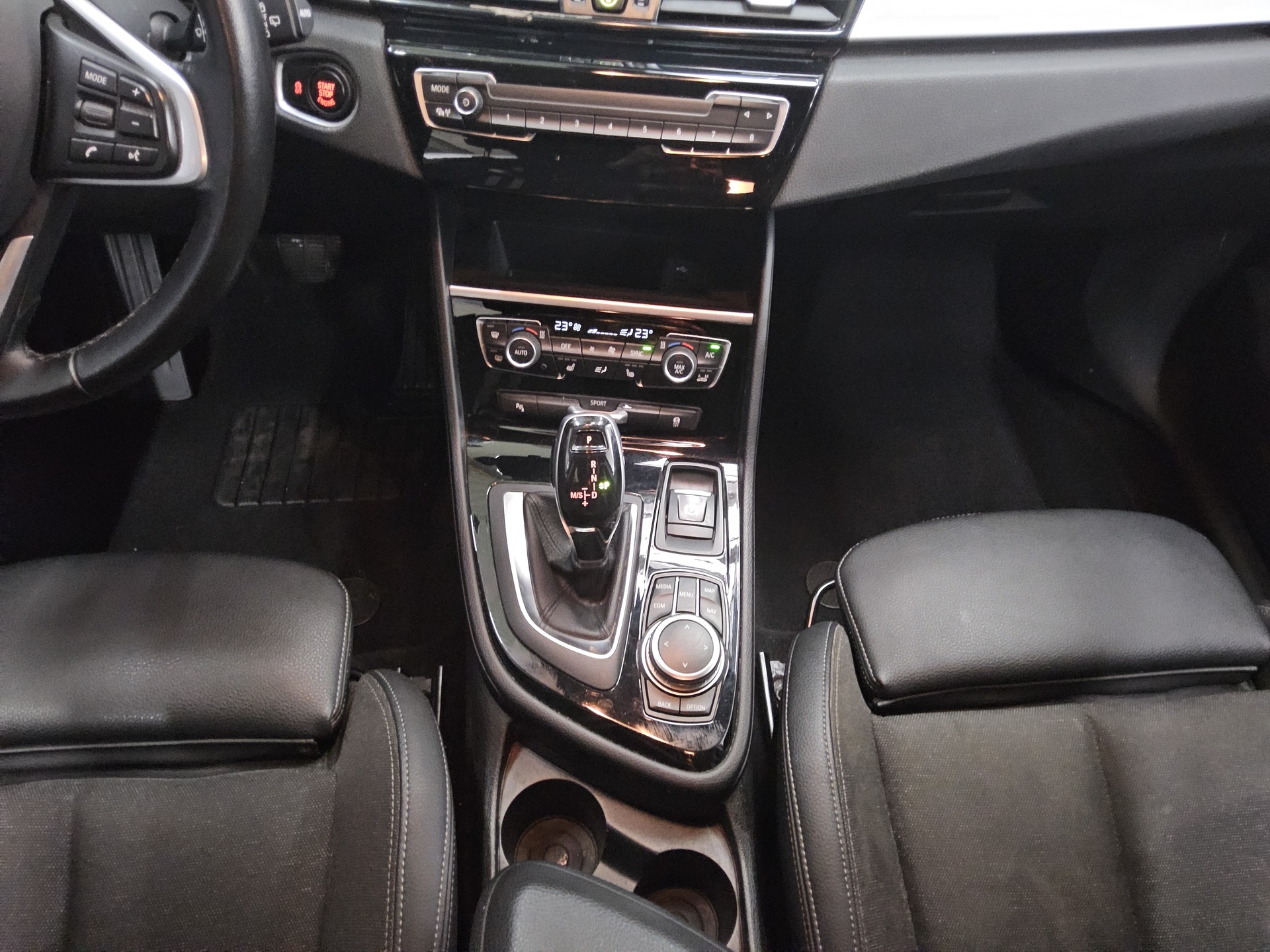 BMW 218 Gran Tourer Adv. T-Leder Navi LED AHK RFK 6