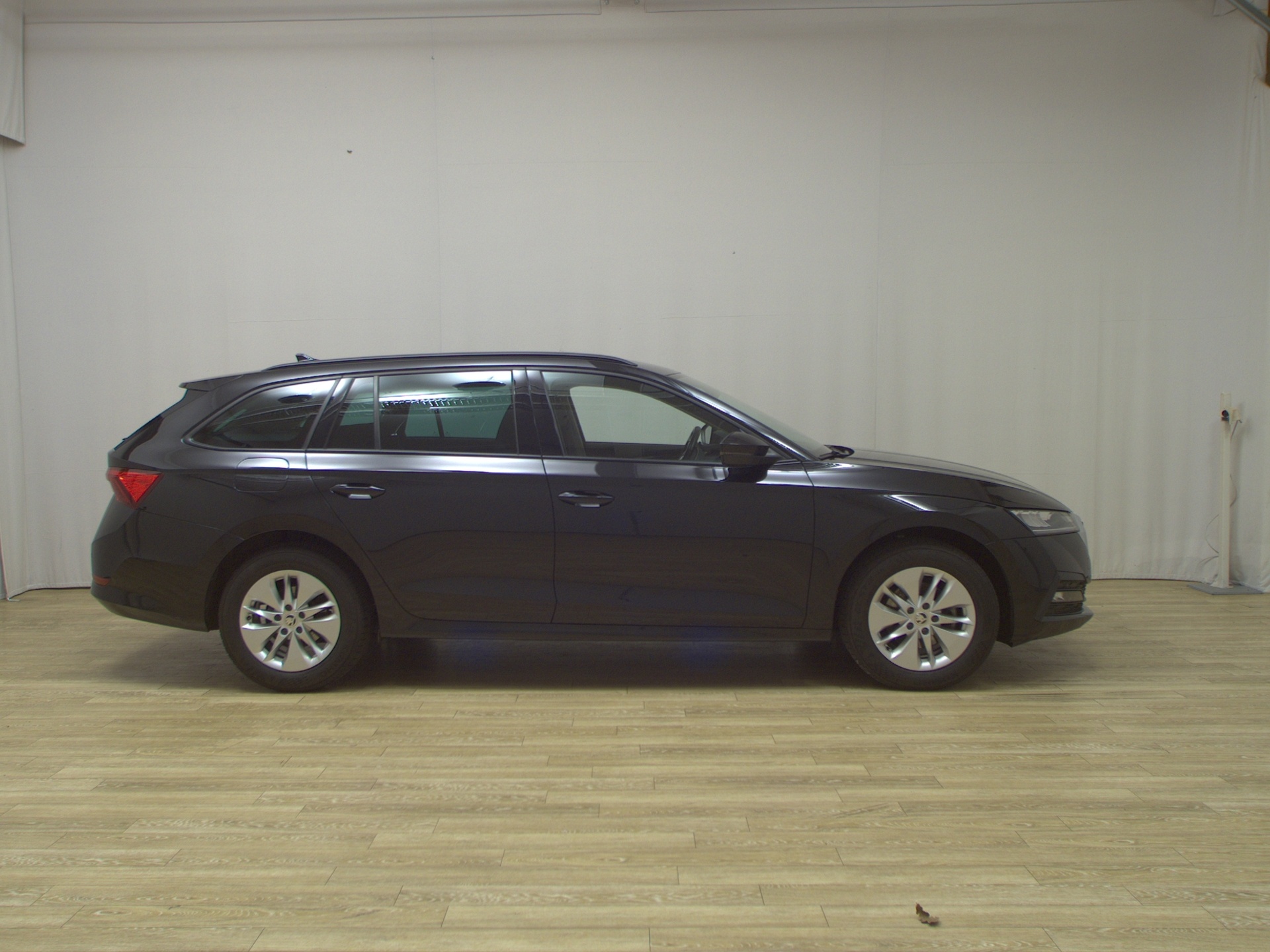 Skoda Octavia Kombi 2.0 TDI Ambition Navi Led vc PDC