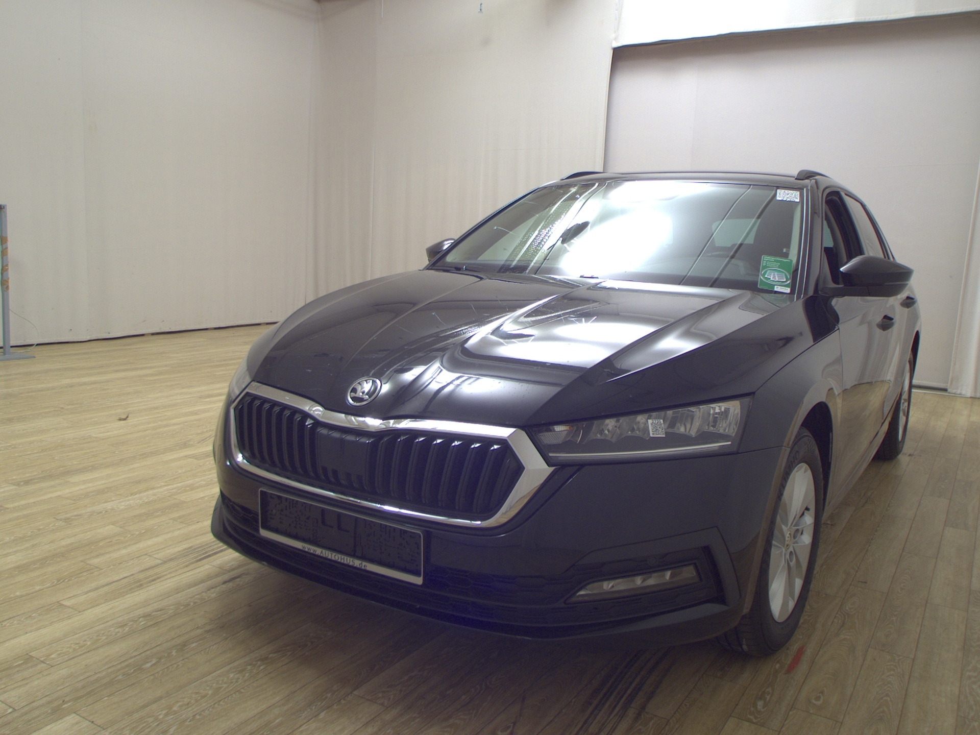 Skoda Octavia Kombi 2.0 TDI Ambition Navi Led vc PDC 2