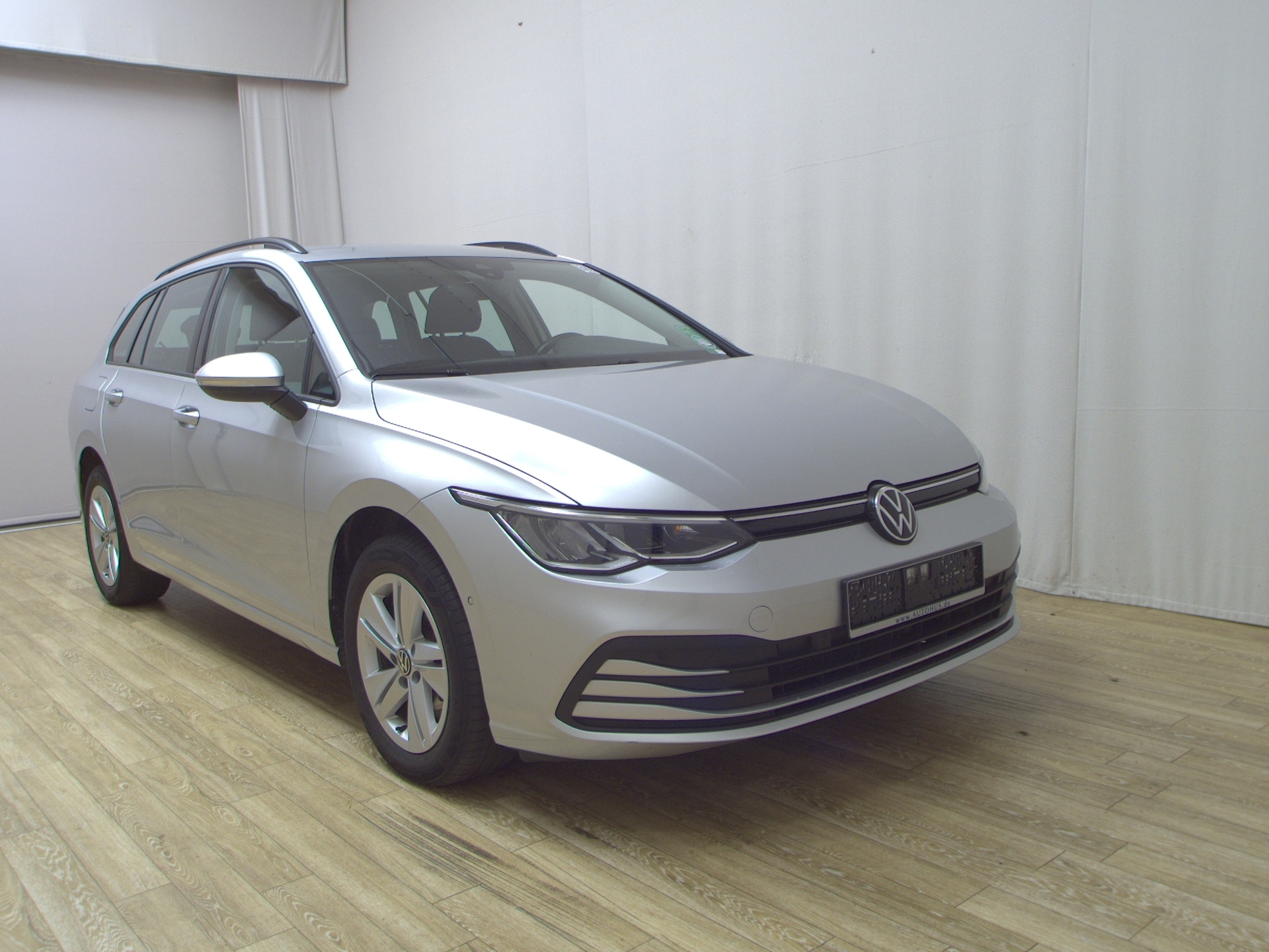 Volkswagen Golf-8 Var. 2.0 TDI Life Navi LED AID ACC DAB+ 3