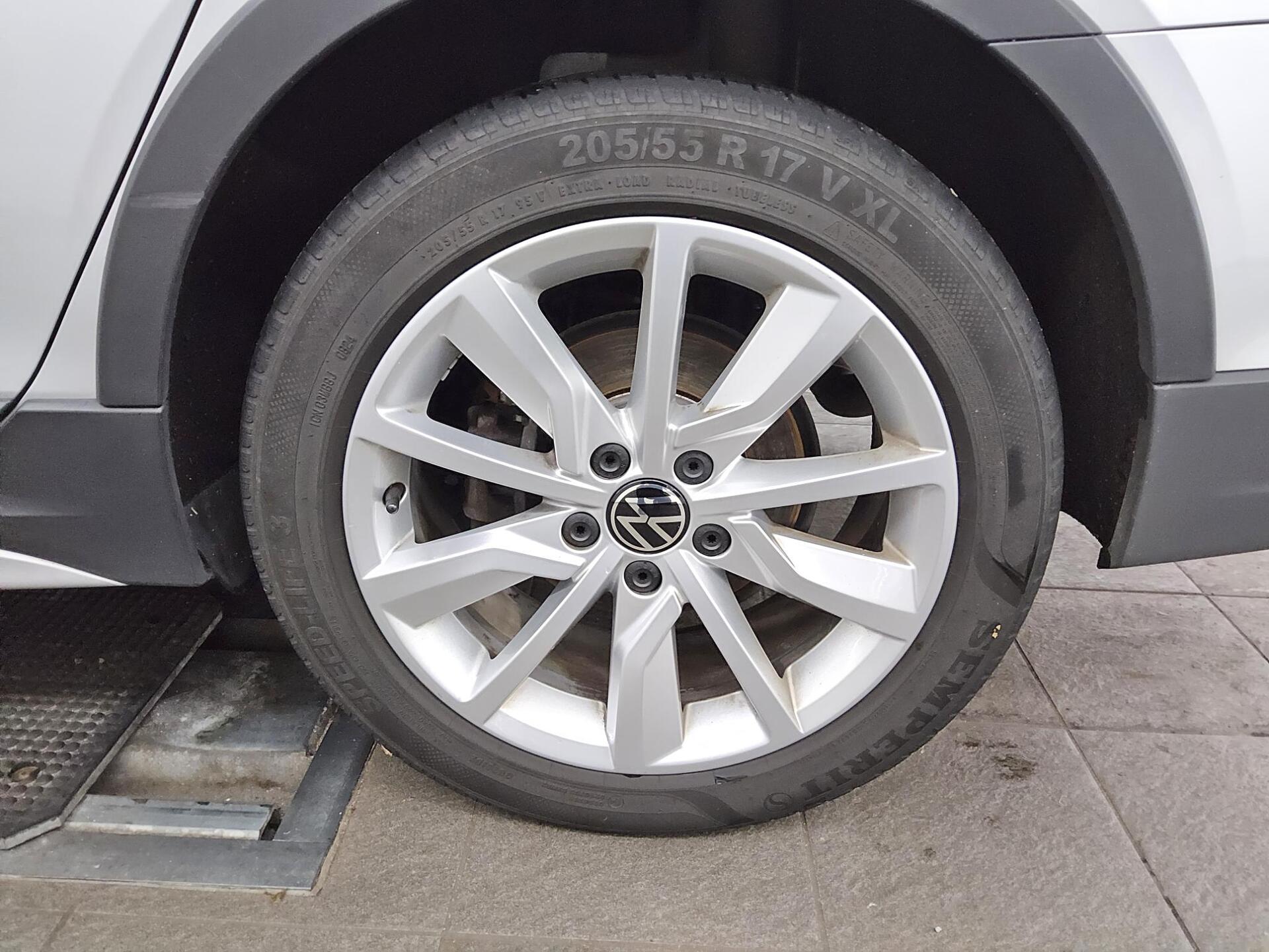 Volkswagen Golf-8 Alltrack 2.0 TDI 4M Navi LED+ AID AHK ACC 11