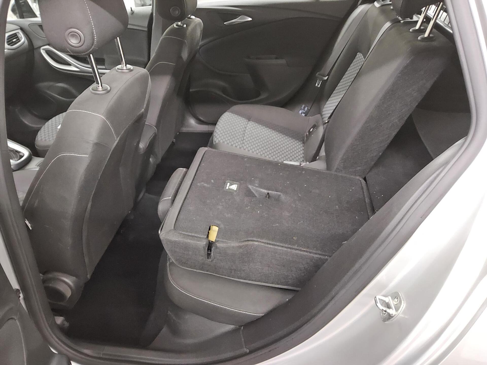 Opel Astra ST 1.5 D Edition Navi PDC DAB 12