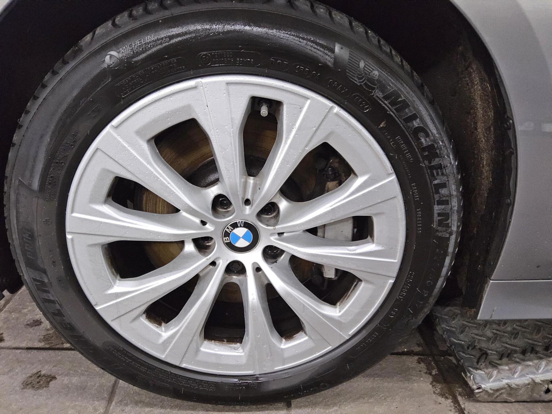 BMW 330dA Touring Advantage Navi Laser LC-Pro HuD 11