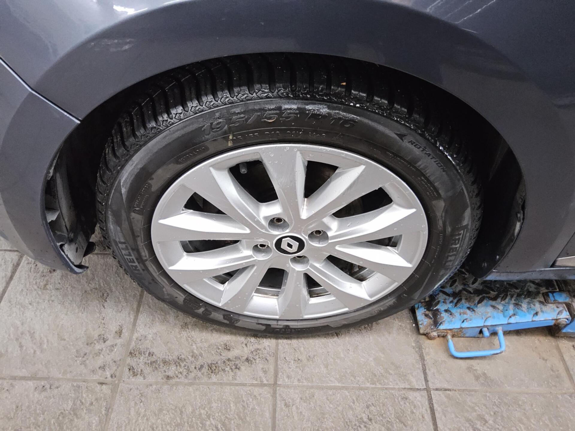 Renault Clio 1.0 Life T-Leder Navi LED Shz PDC BT 11