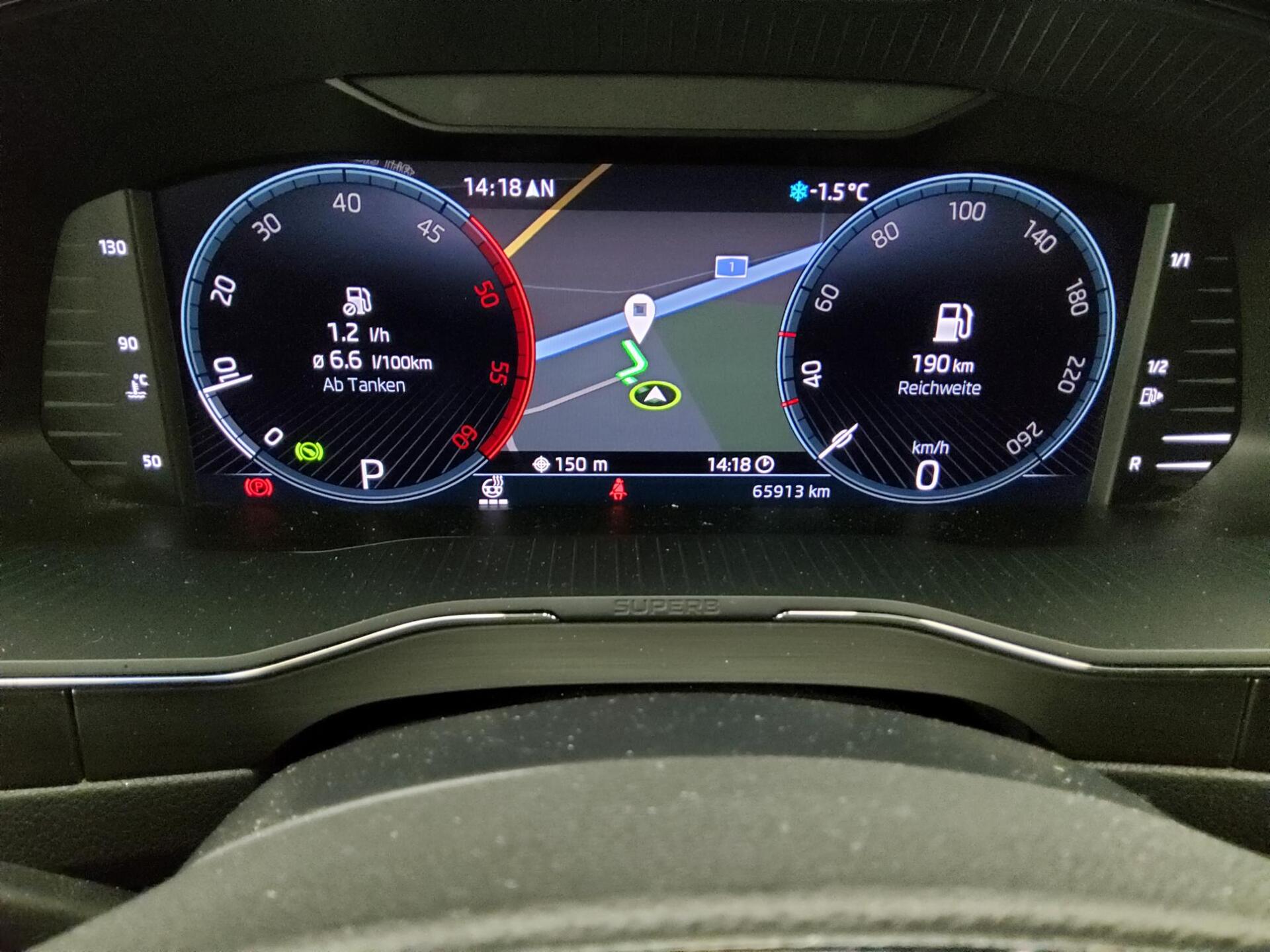 Skoda Superb Kombi 2.0 TDI Style Leder Navi vc LED RFK 8