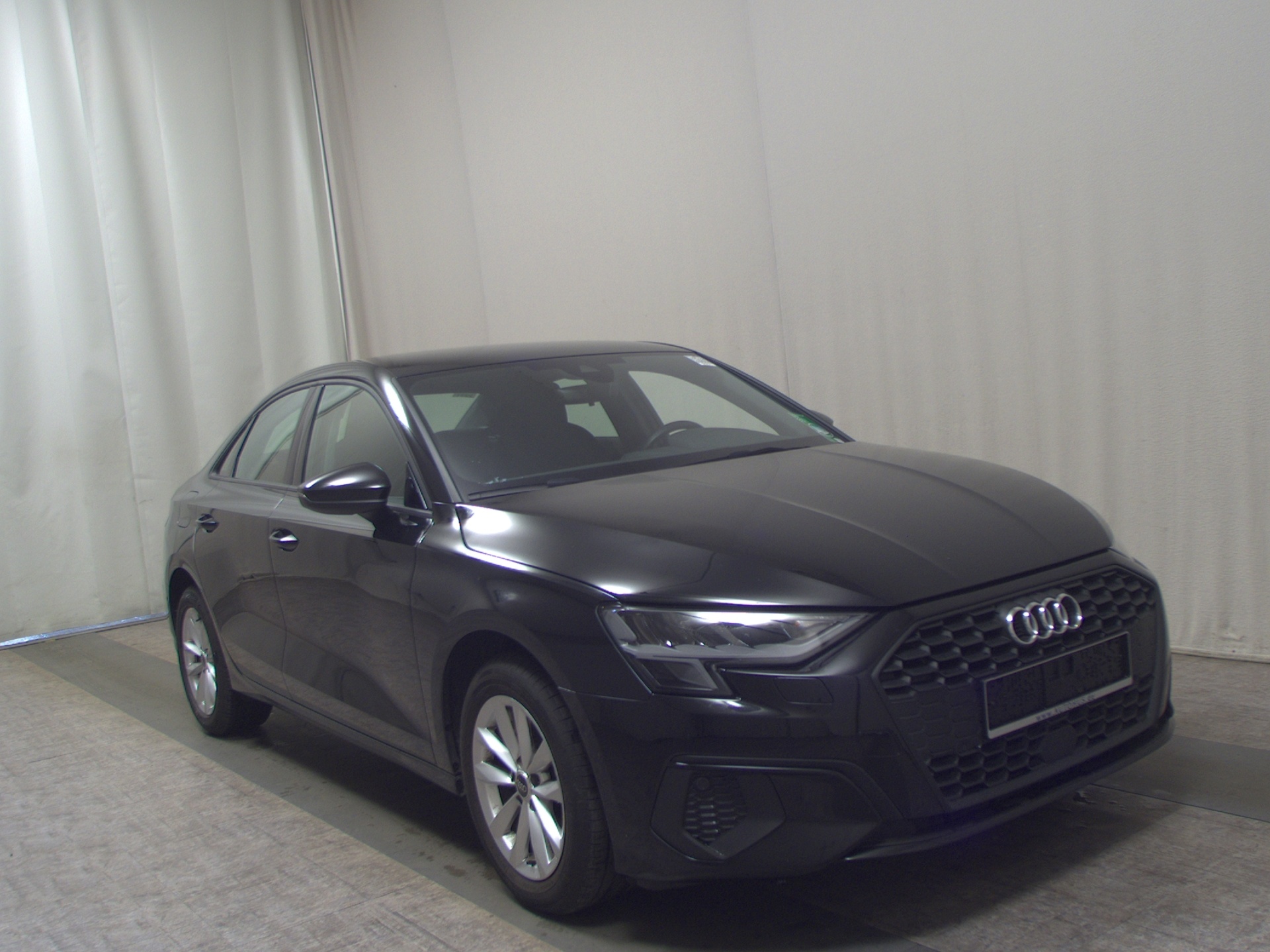 Audi A3 Lim. 30 TFSI Navi LED Virtual AHK SHZ 3