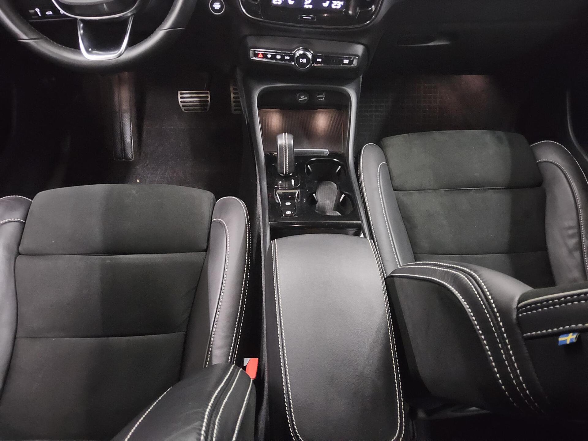 Volvo XC40 T5 Recharge Navi LED RfK AHK ACC PDC SHZ 6