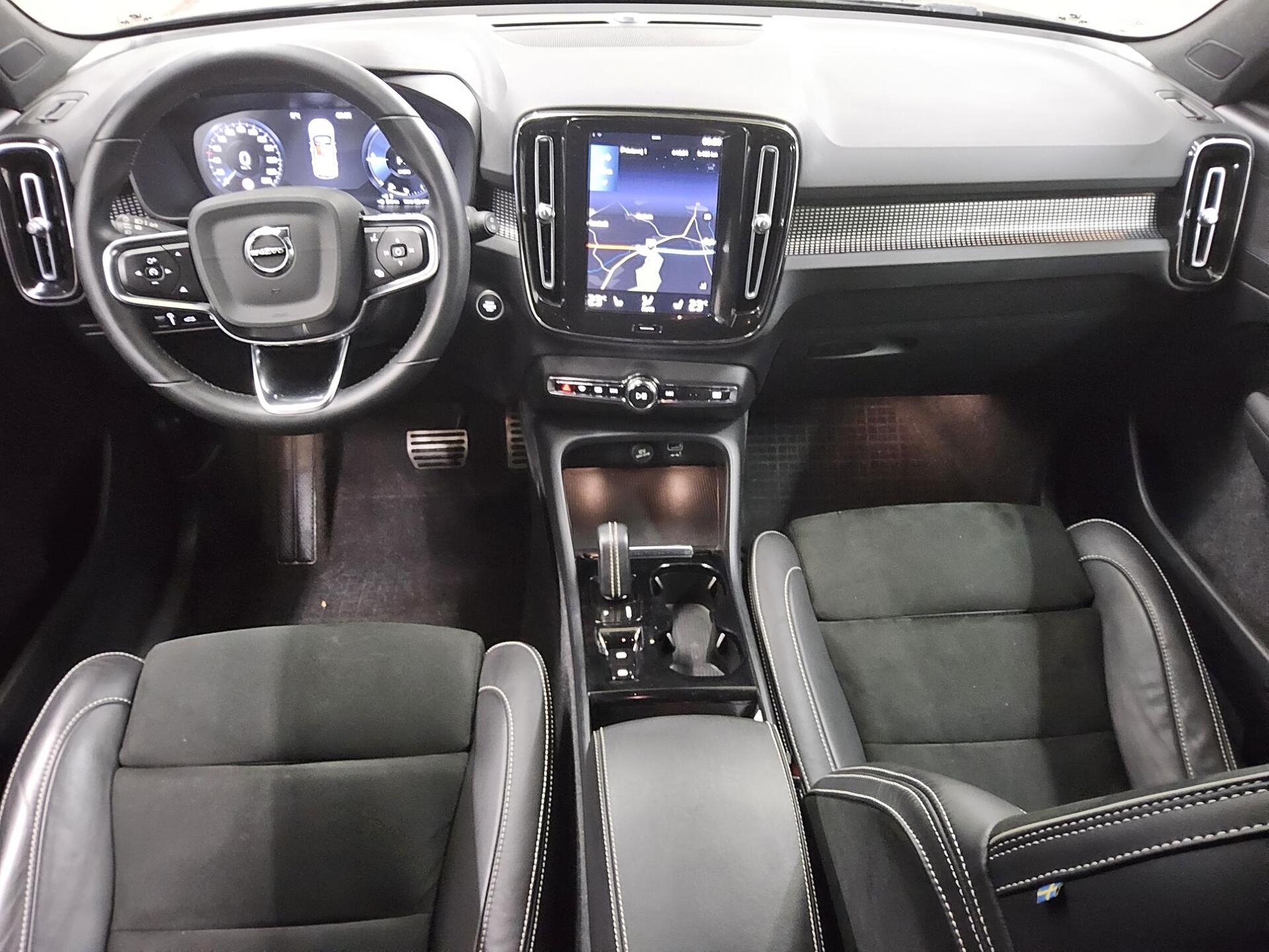 Volvo XC40 T5 Recharge Navi LED RfK AHK ACC PDC SHZ 5