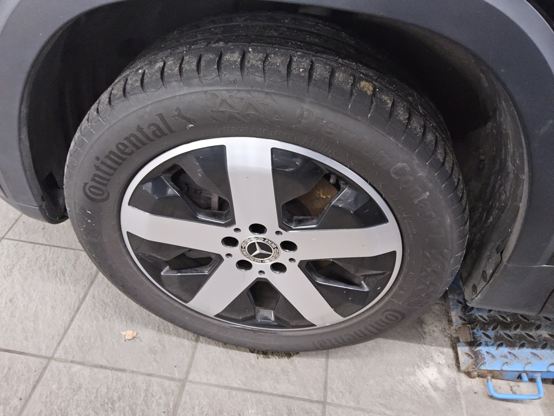 Mercedes-Benz GLB 220 d Progressive T-Leder Navi LED RfK AHK 11