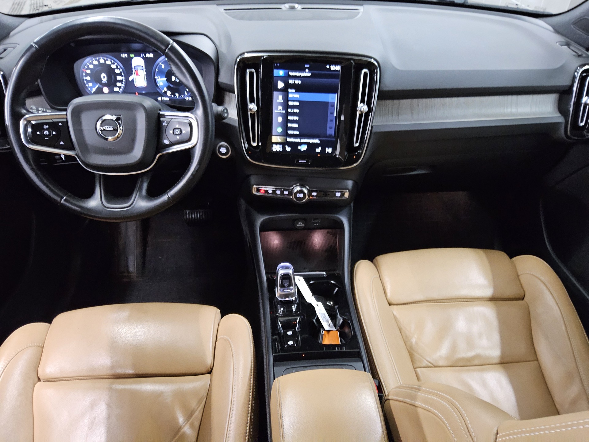 Volvo XC40 D4 AWD Inscription Leder LED AHK RfK 5