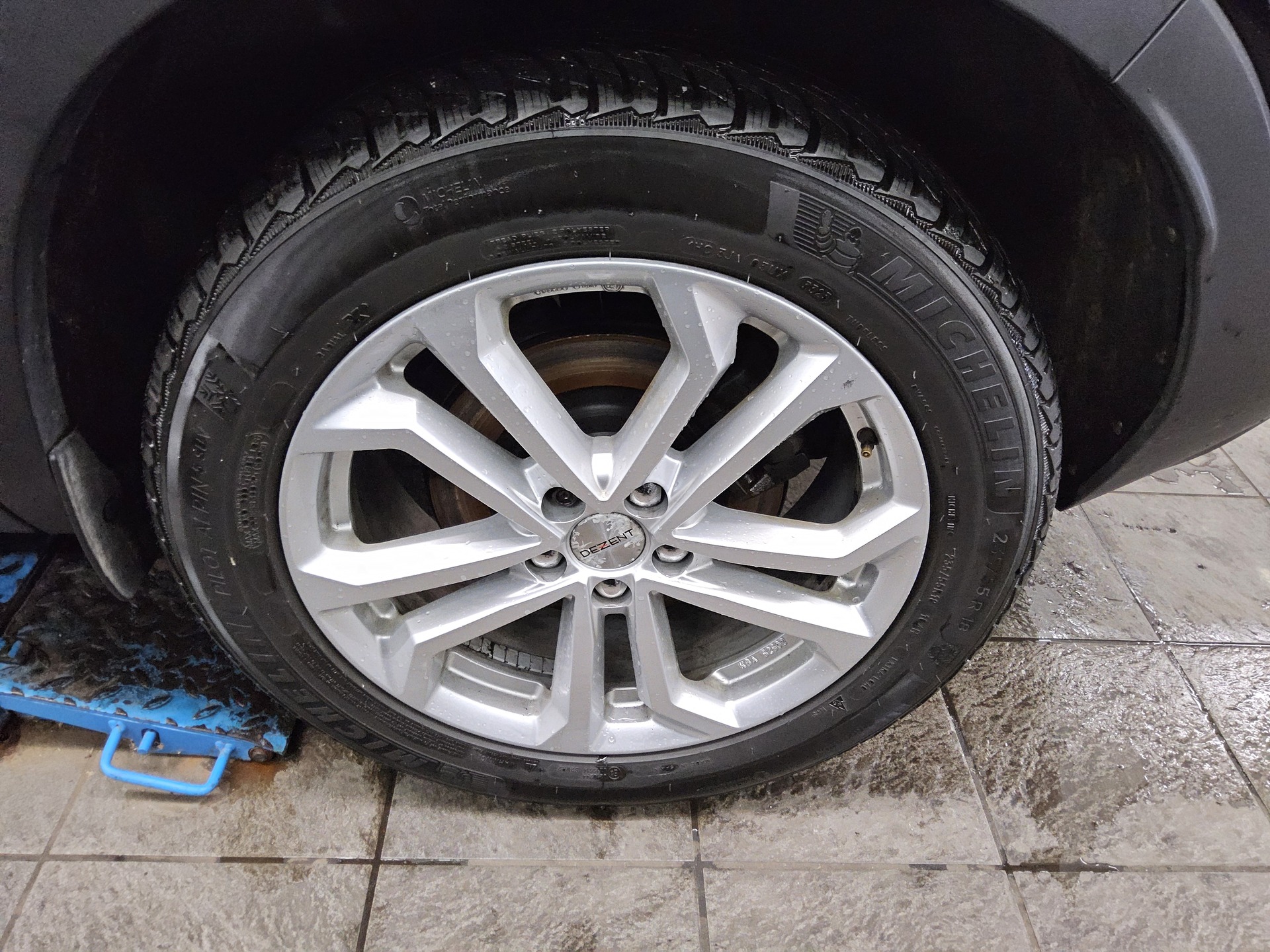 Volvo XC40 D4 AWD Inscription Leder LED AHK RfK 11