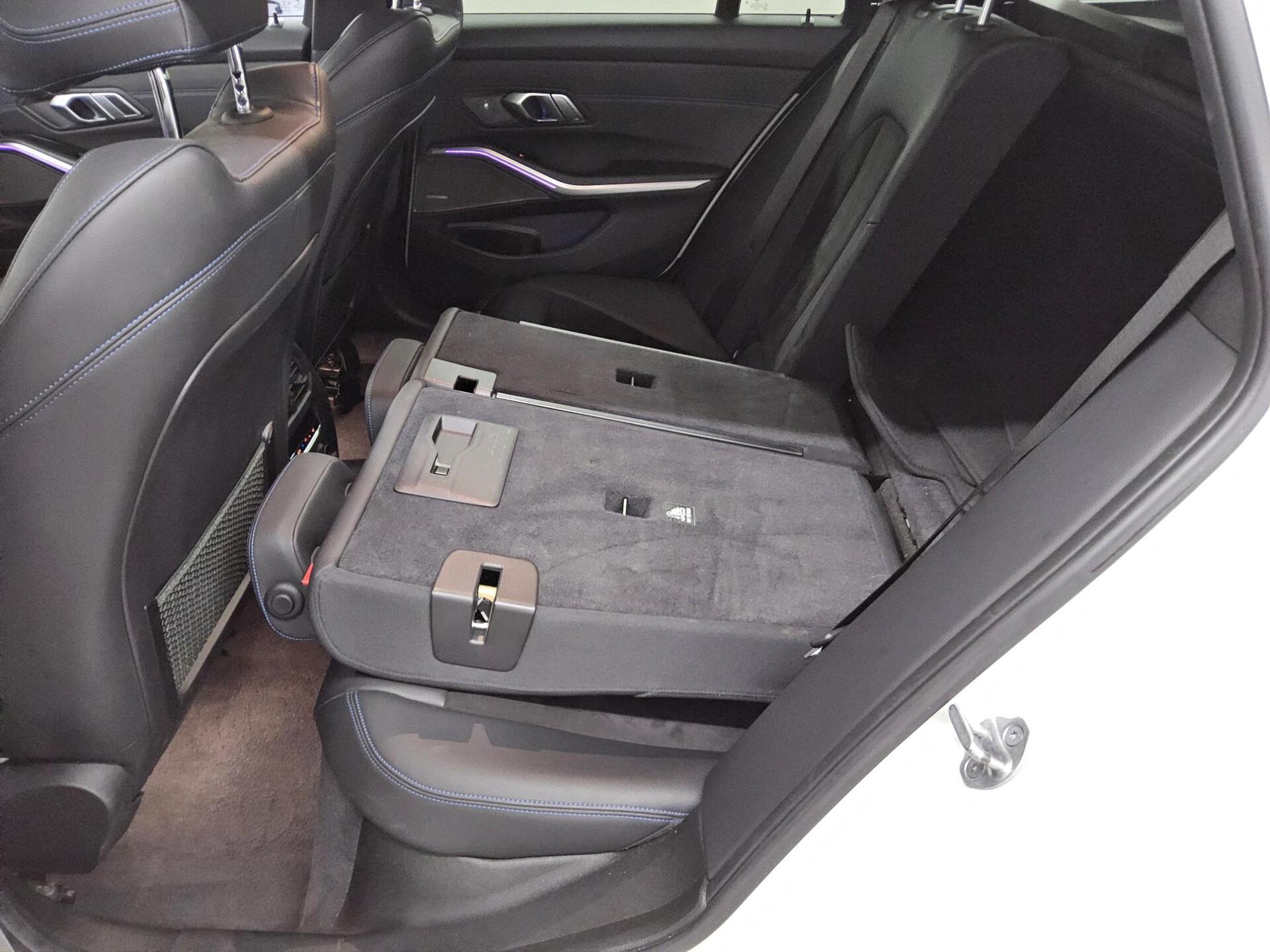 BMW 330iA Touring M-Sport Navi LED LC-Pro H-K DAB 13