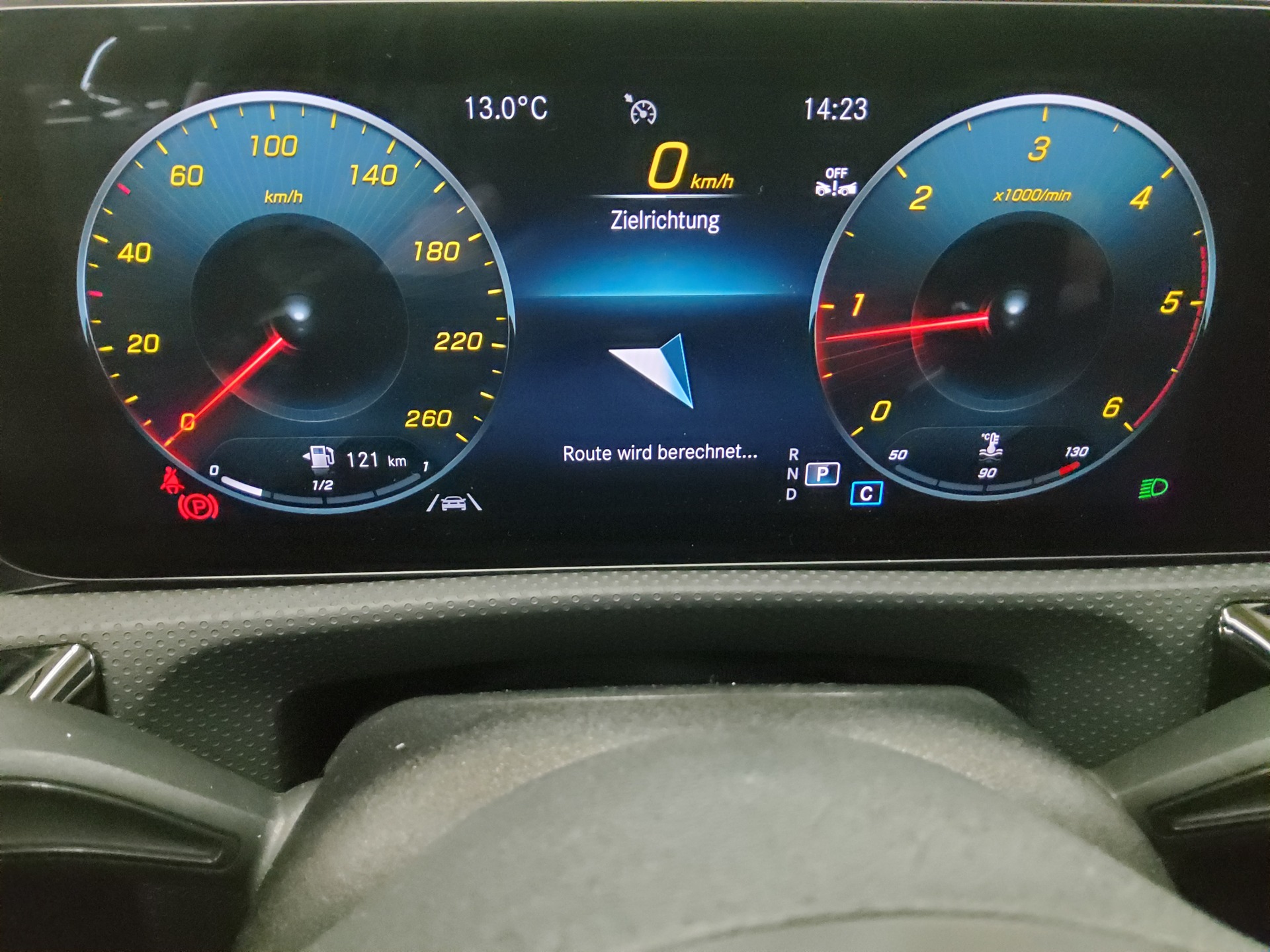 Mercedes-Benz A 180 d AMG-Line T-Leder Navi LED MBUX high RFK 8