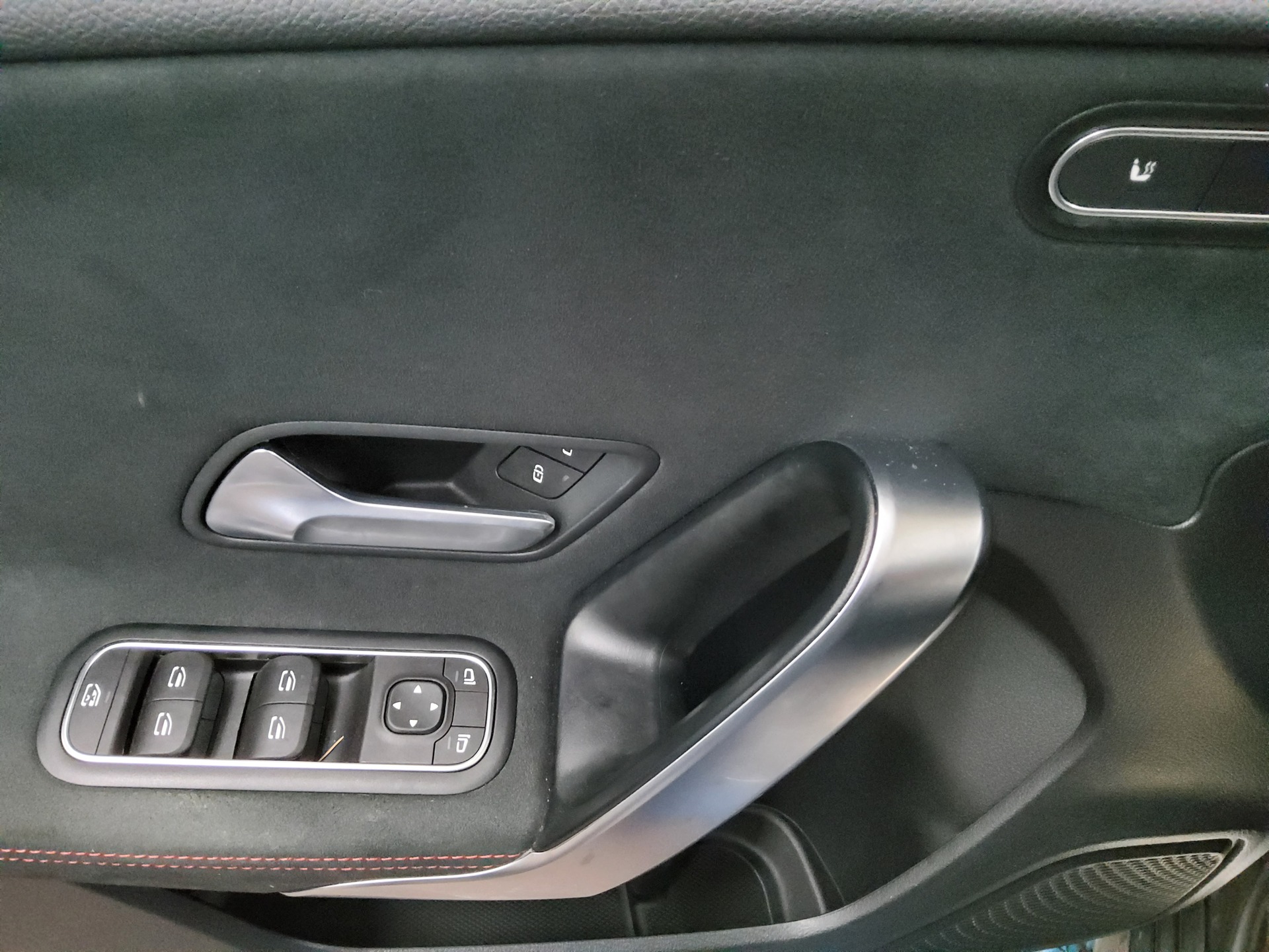 Mercedes-Benz A 180 d AMG-Line T-Leder Navi LED MBUX high RFK 10