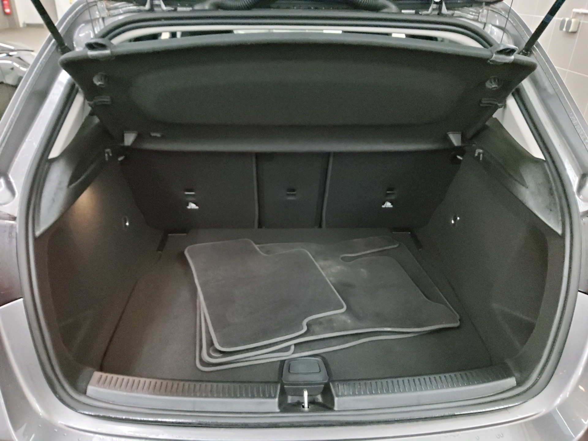 Mercedes-Benz A 180 d AMG-Line T-Leder Navi LED MBUX high RFK 12