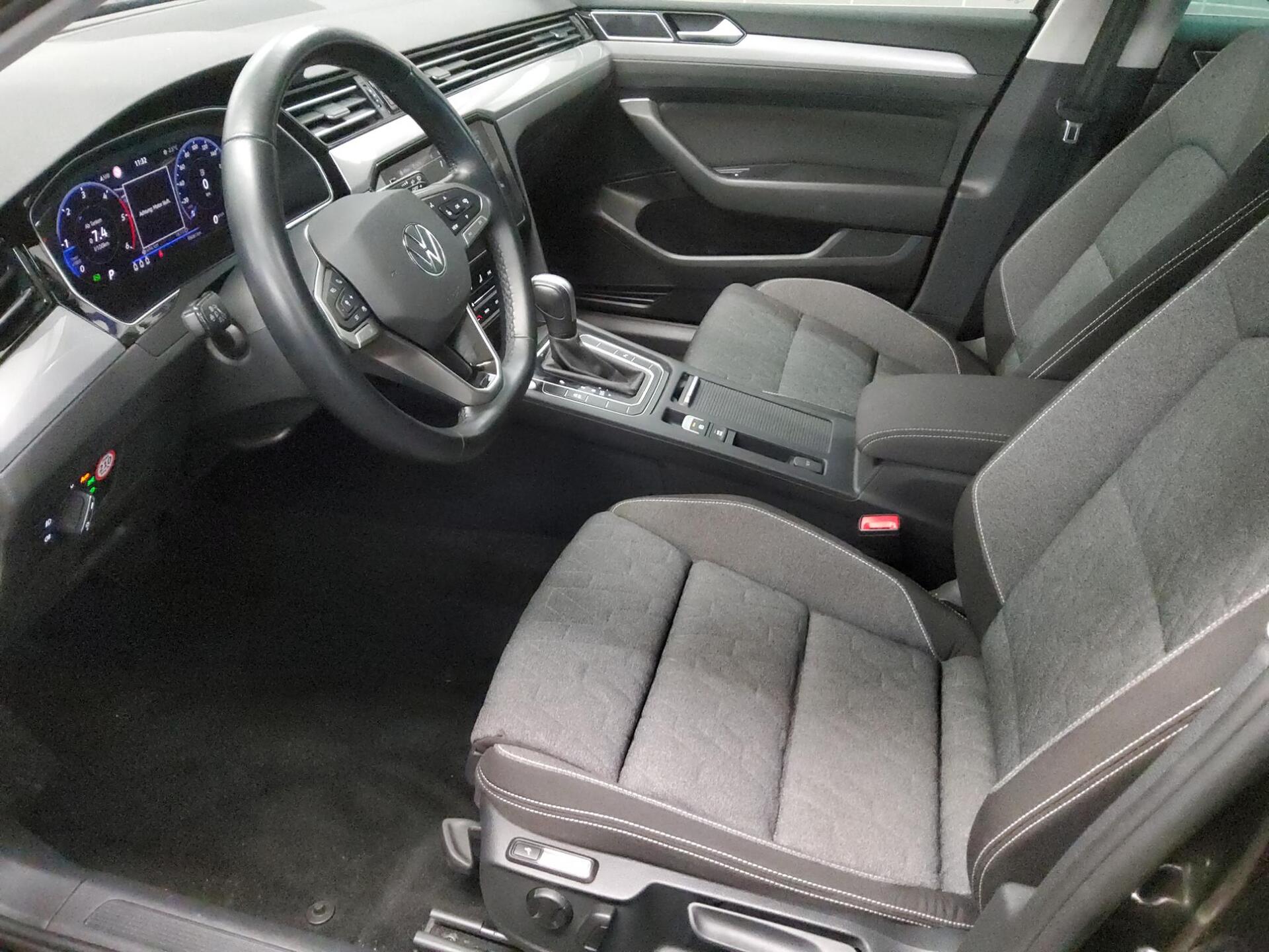 Volkswagen Passat Var. 2.0 TDI Business DigitalPro Kamera 9