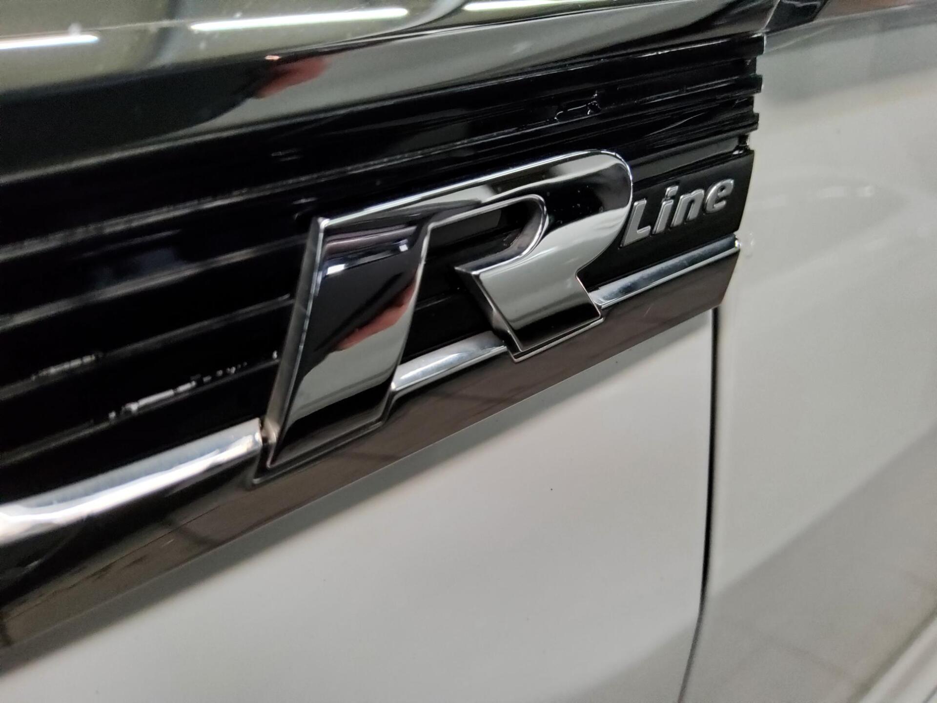 Volkswagen Tiguan 2.0 TSI 4M R-Line Navi LED AID RfK 4xShz 12