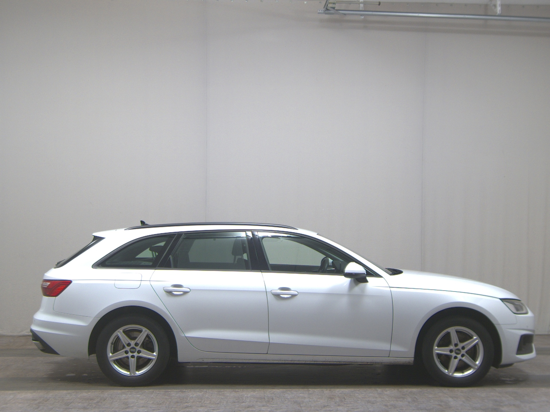 Audi A4 Avant 35 TDI Navi LED AHK PDC Memory Tempomat