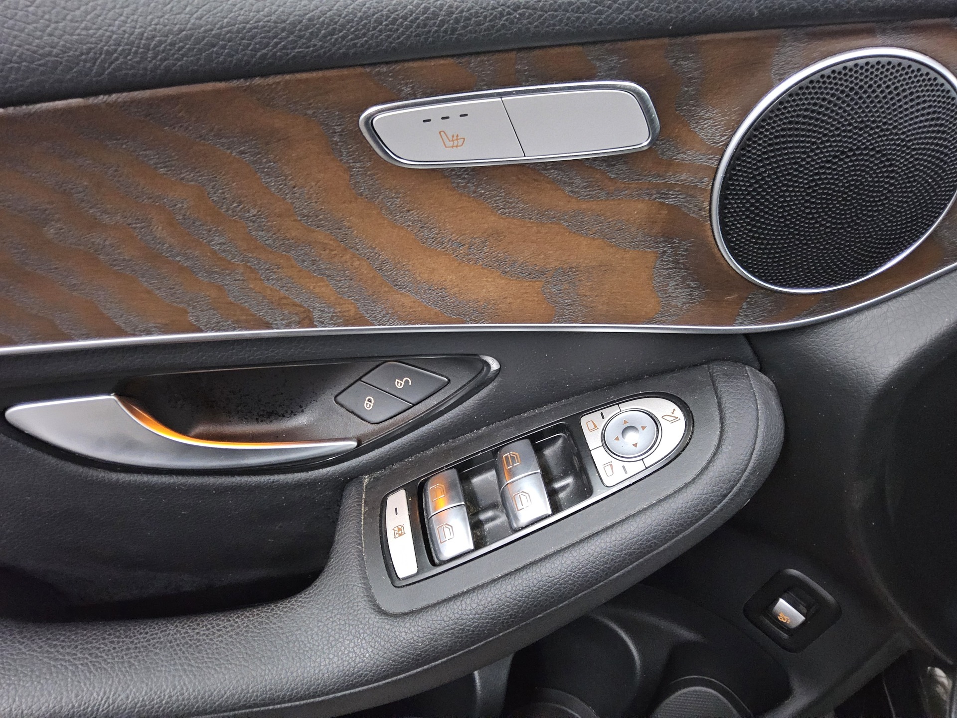 Mercedes-Benz GLC 300 de 4M Airm. Leder Widescreen MB-LED Ahk 10