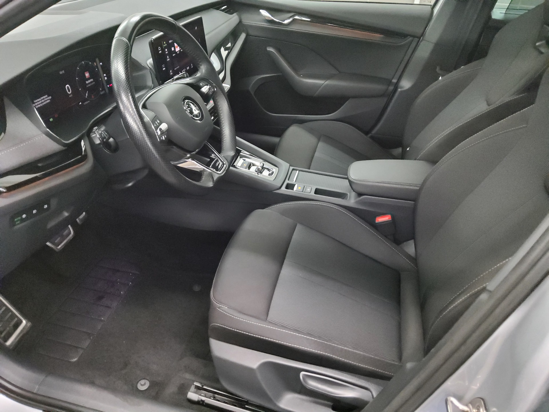 Skoda Octavia Kombi 2.0 TDI SportLine Navi RfK vc LED+ 9