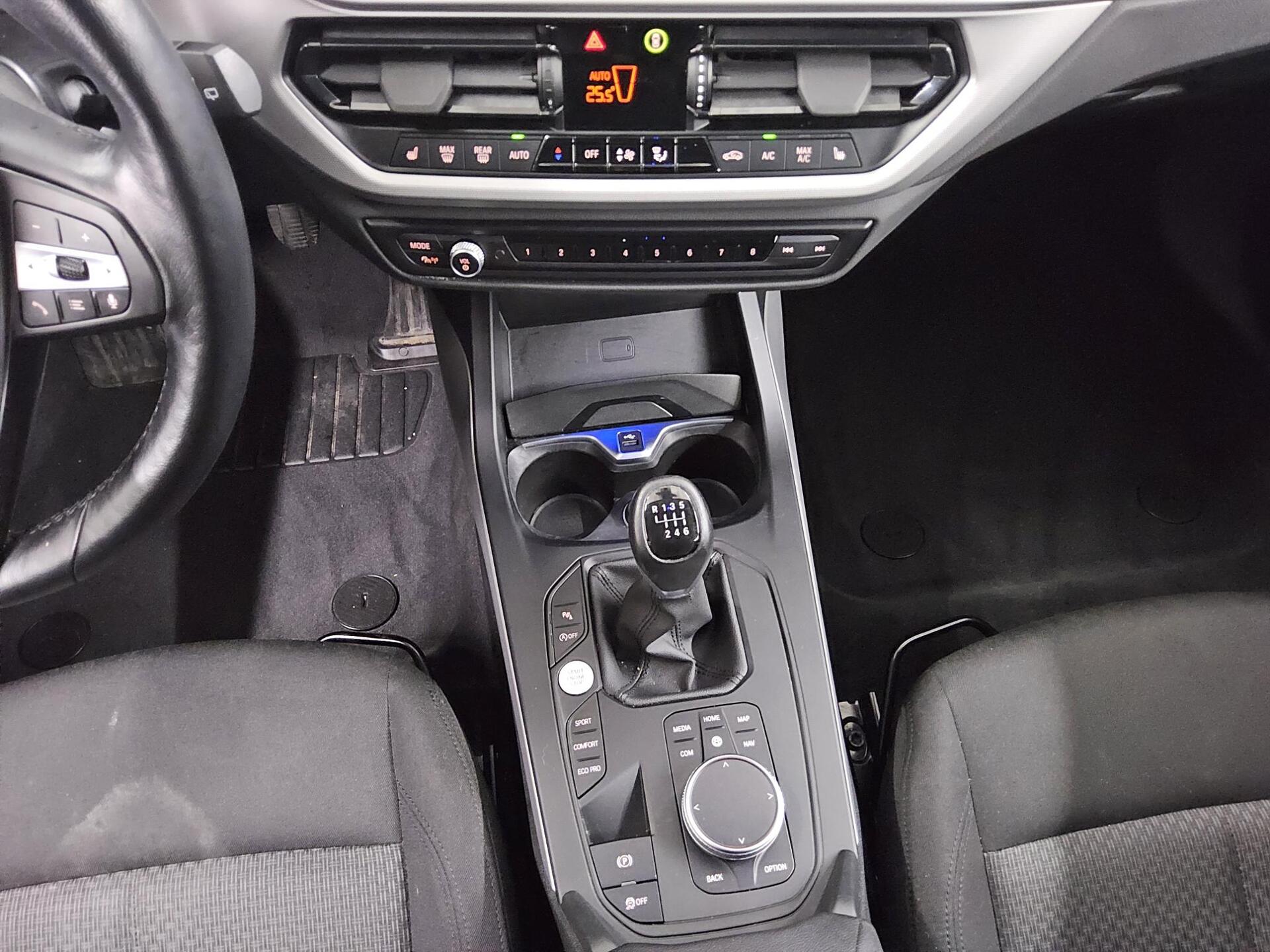 BMW 118i Advantage Navi LED LC-Pro Ambiente PDC SHZ 6