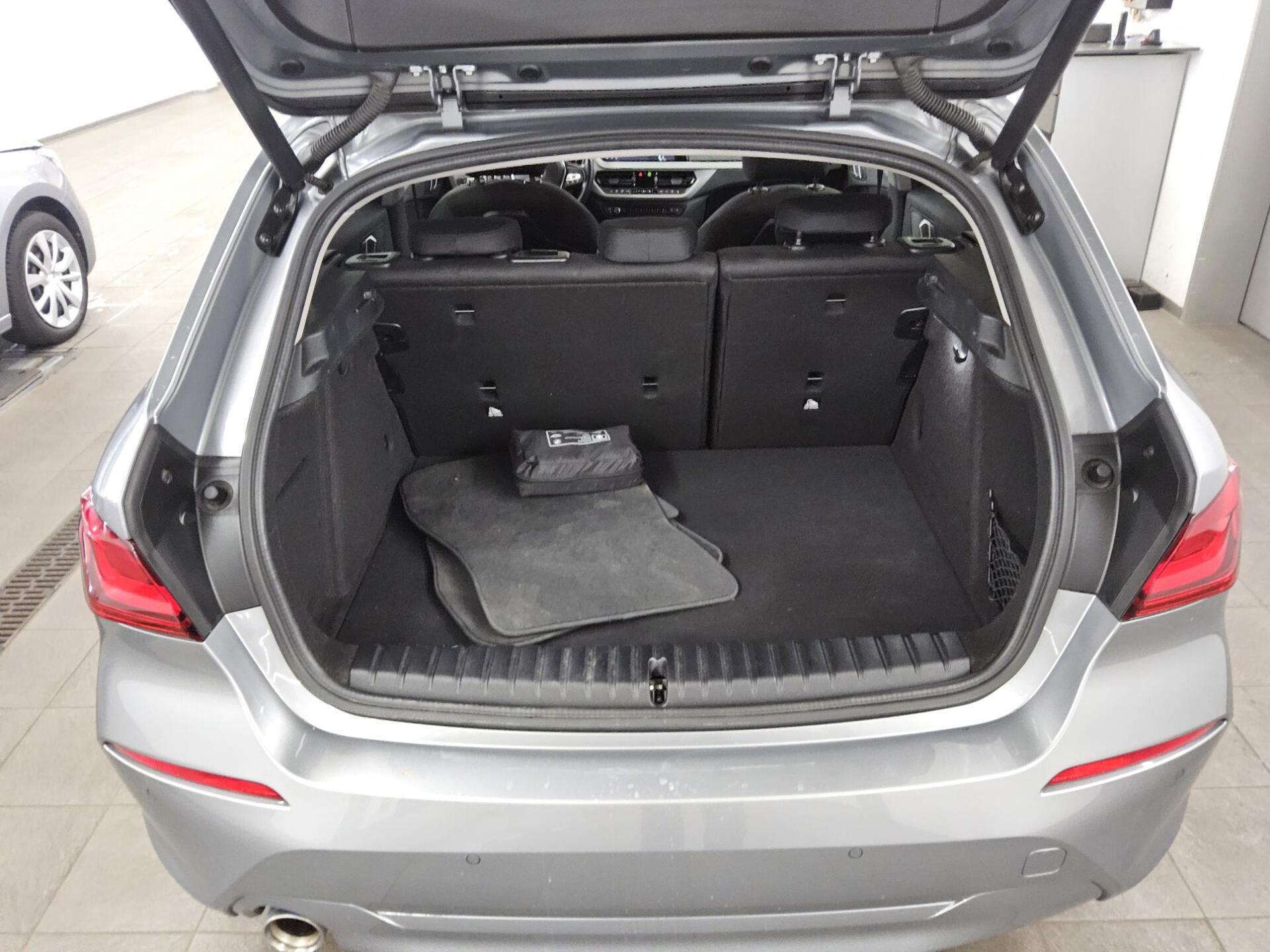 BMW 118i Advantage Navi LED LC-Pro Ambiente PDC SHZ 12