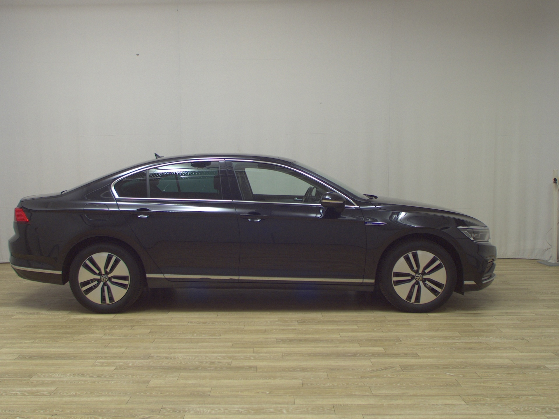 Volkswagen Passat GTE 1.4 TSI Leder Navi LED AID Pano RfK