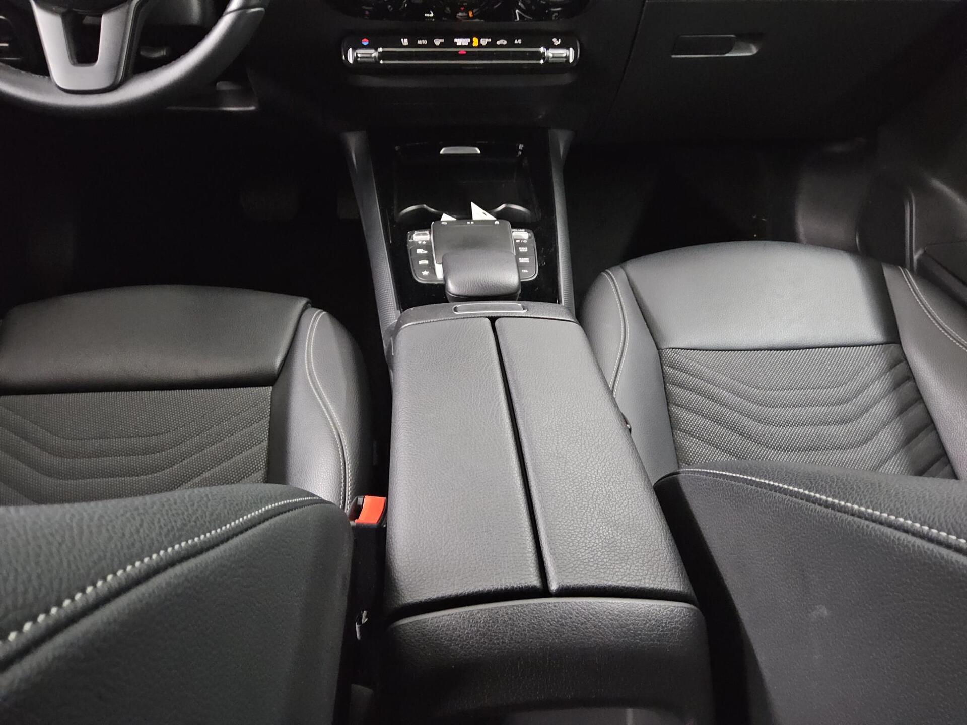 Mercedes-Benz GLA 180 d Style Navi MBUX+ RFK T-Leder 6