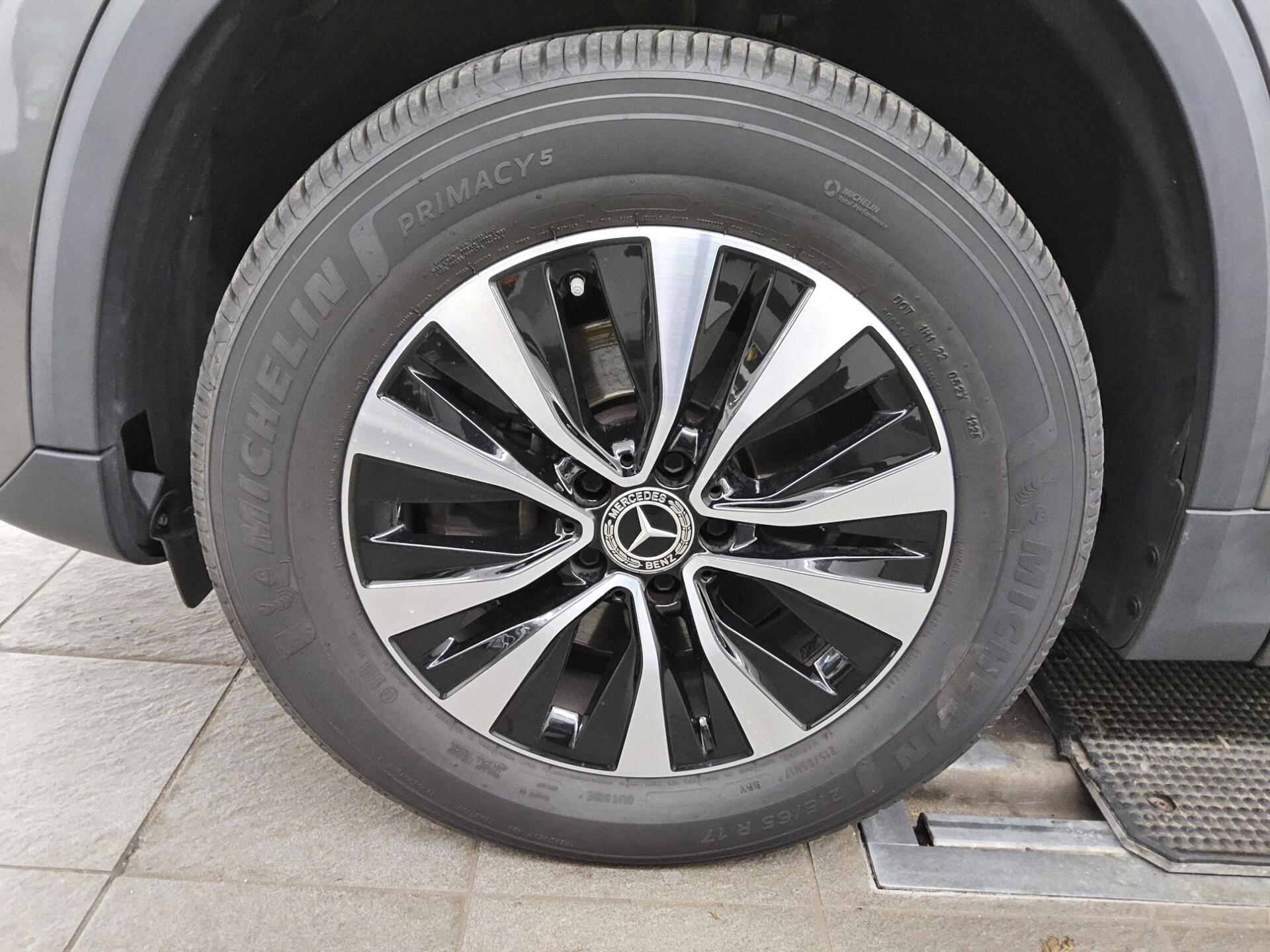 Mercedes-Benz GLA 180 d Style Navi MBUX+ RFK T-Leder 11