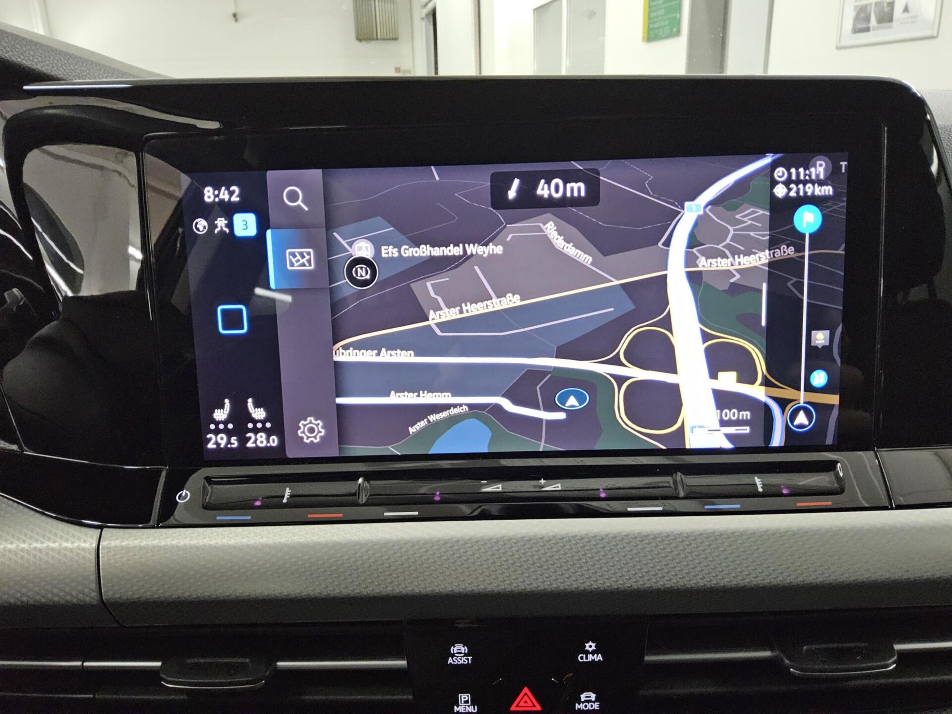 Volkswagen Golf-8 2.0 TDI Move Navi LED AHK AID ACC RFK 7