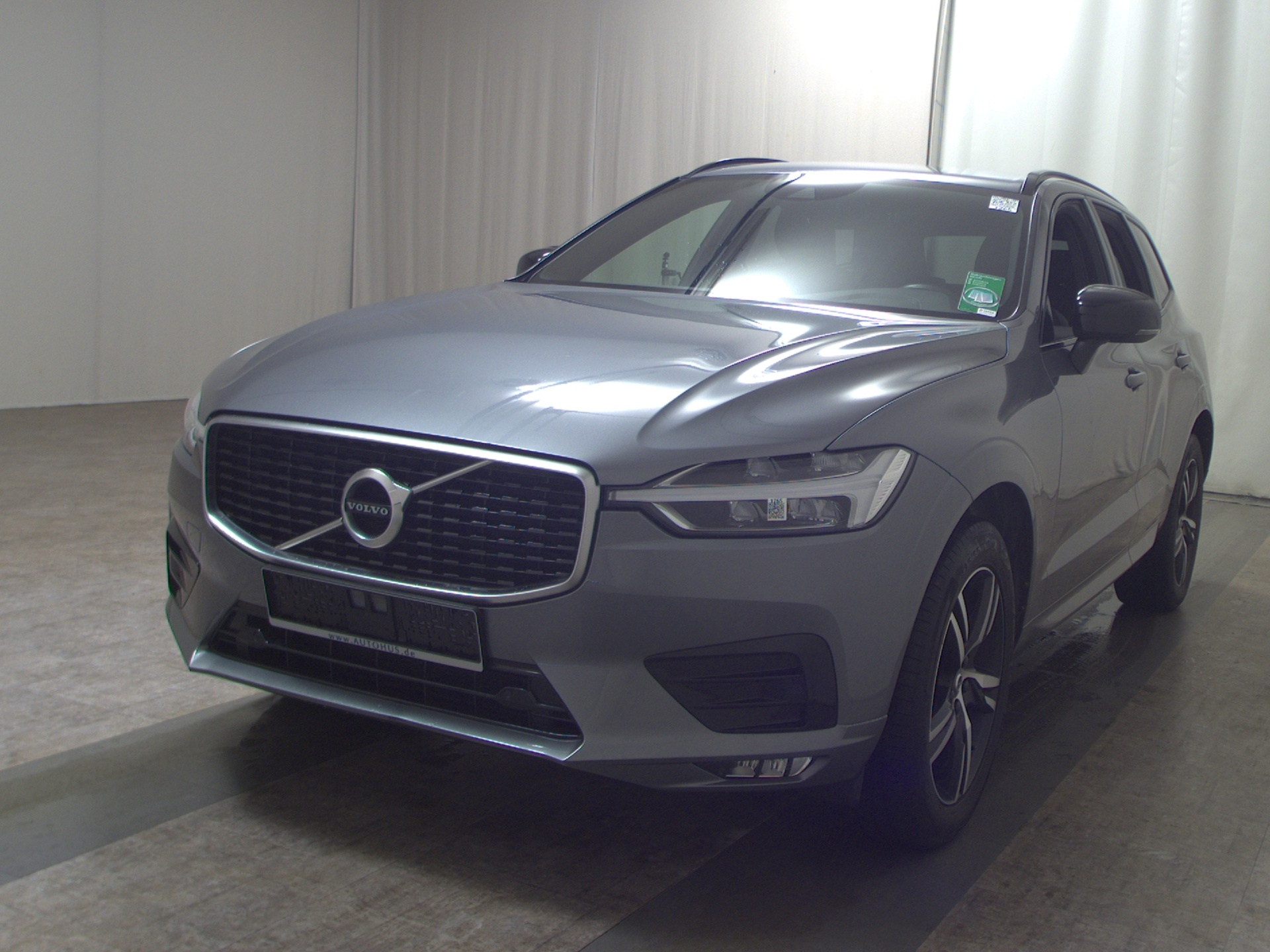 Volvo XC60 B4 D AWD R-Design Navi LED RfK AHK PDC Shz 2