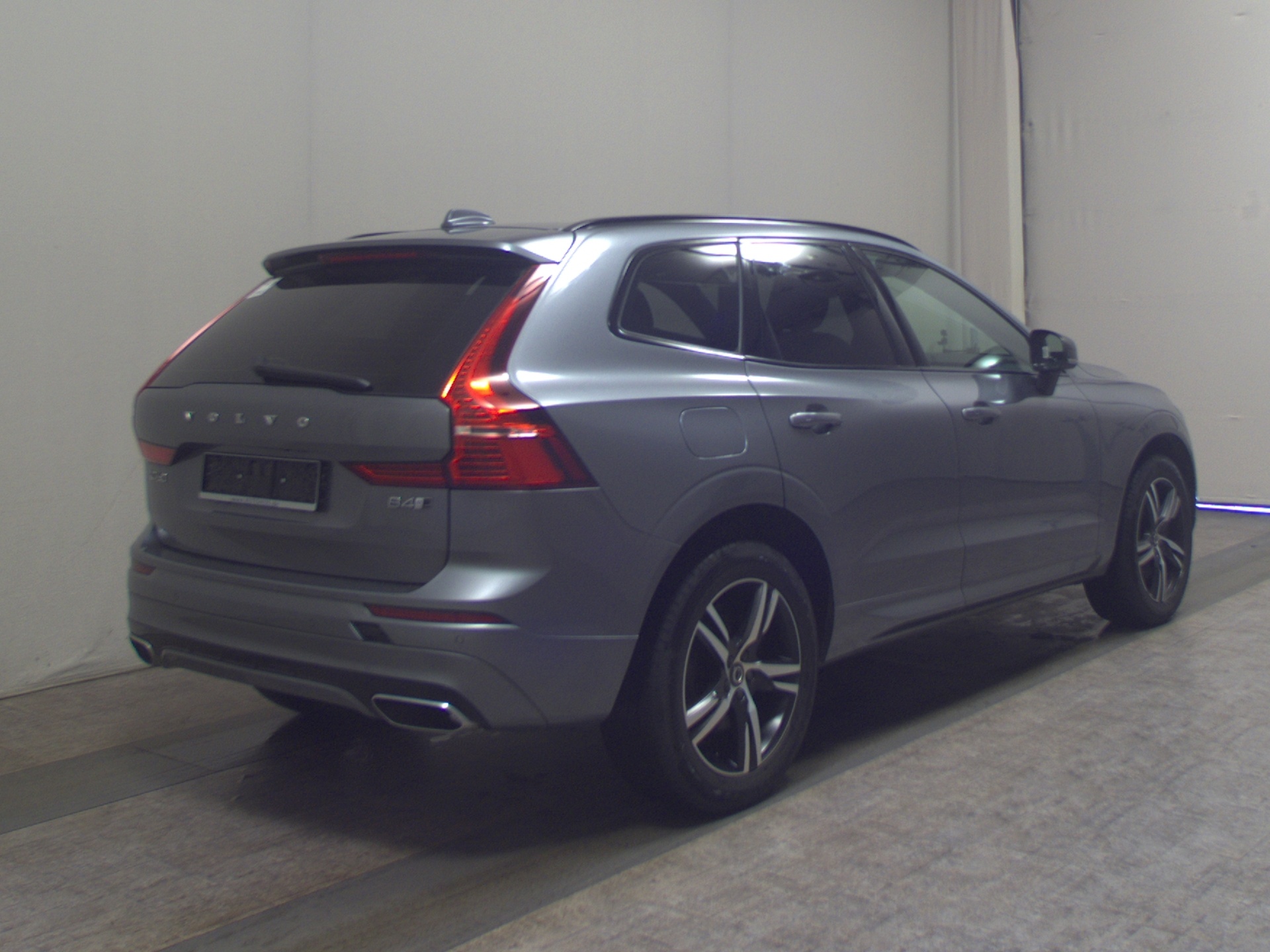 Volvo XC60 B4 D AWD R-Design Navi LED RfK AHK PDC Shz 4