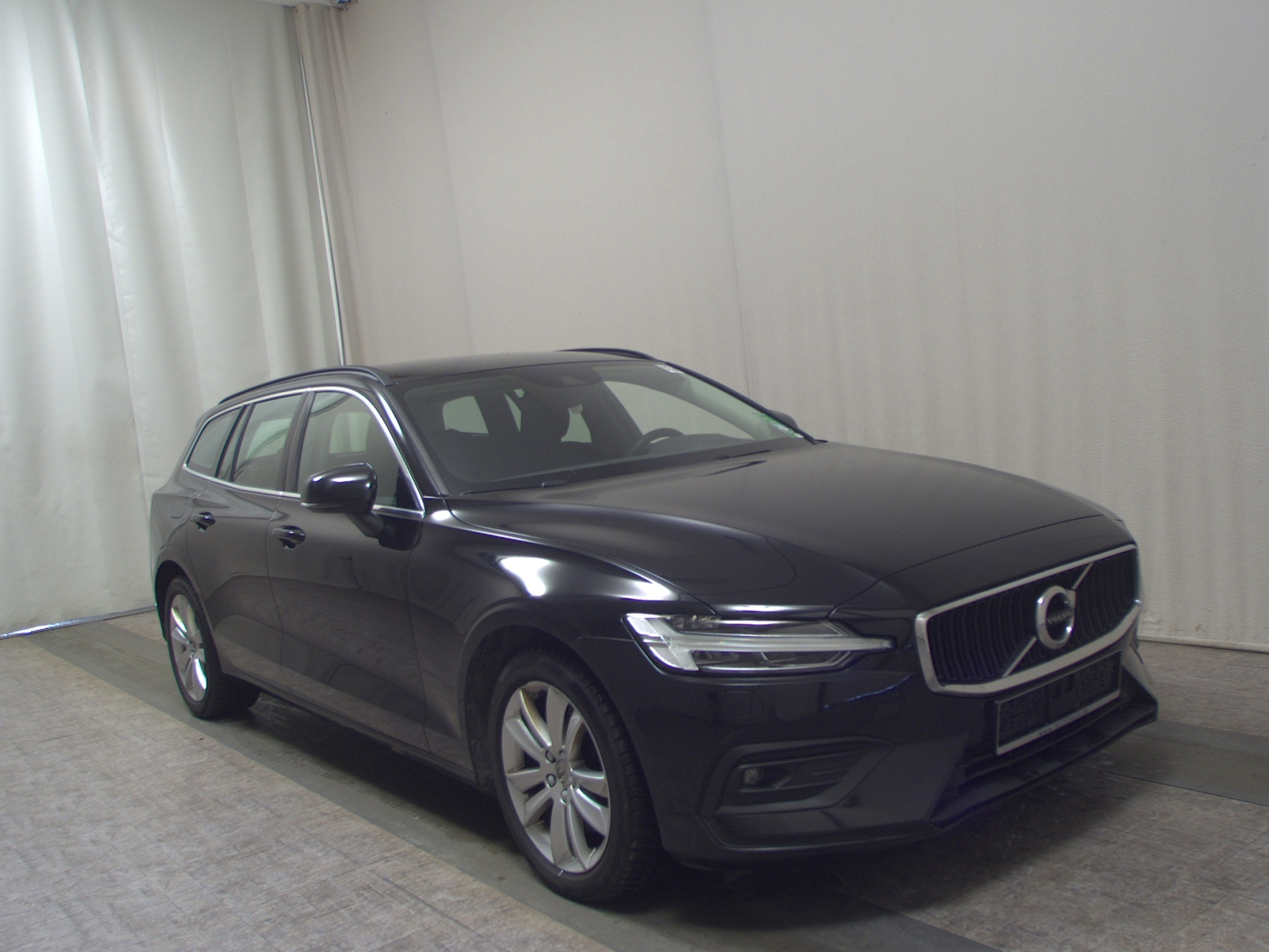 Volvo V60 B4 D Momentum Pro AHK Navi LED 3