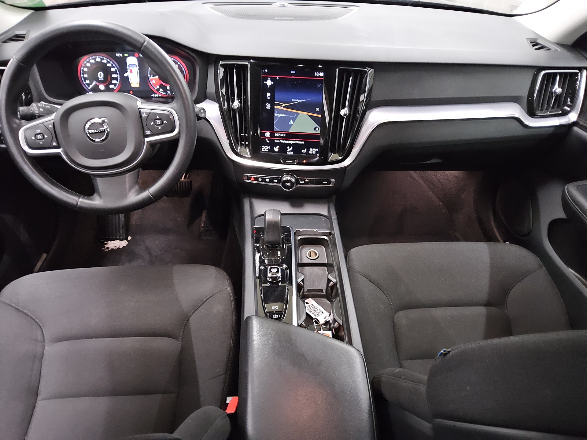 Volvo V60 B4 D Momentum Pro AHK Navi LED 5