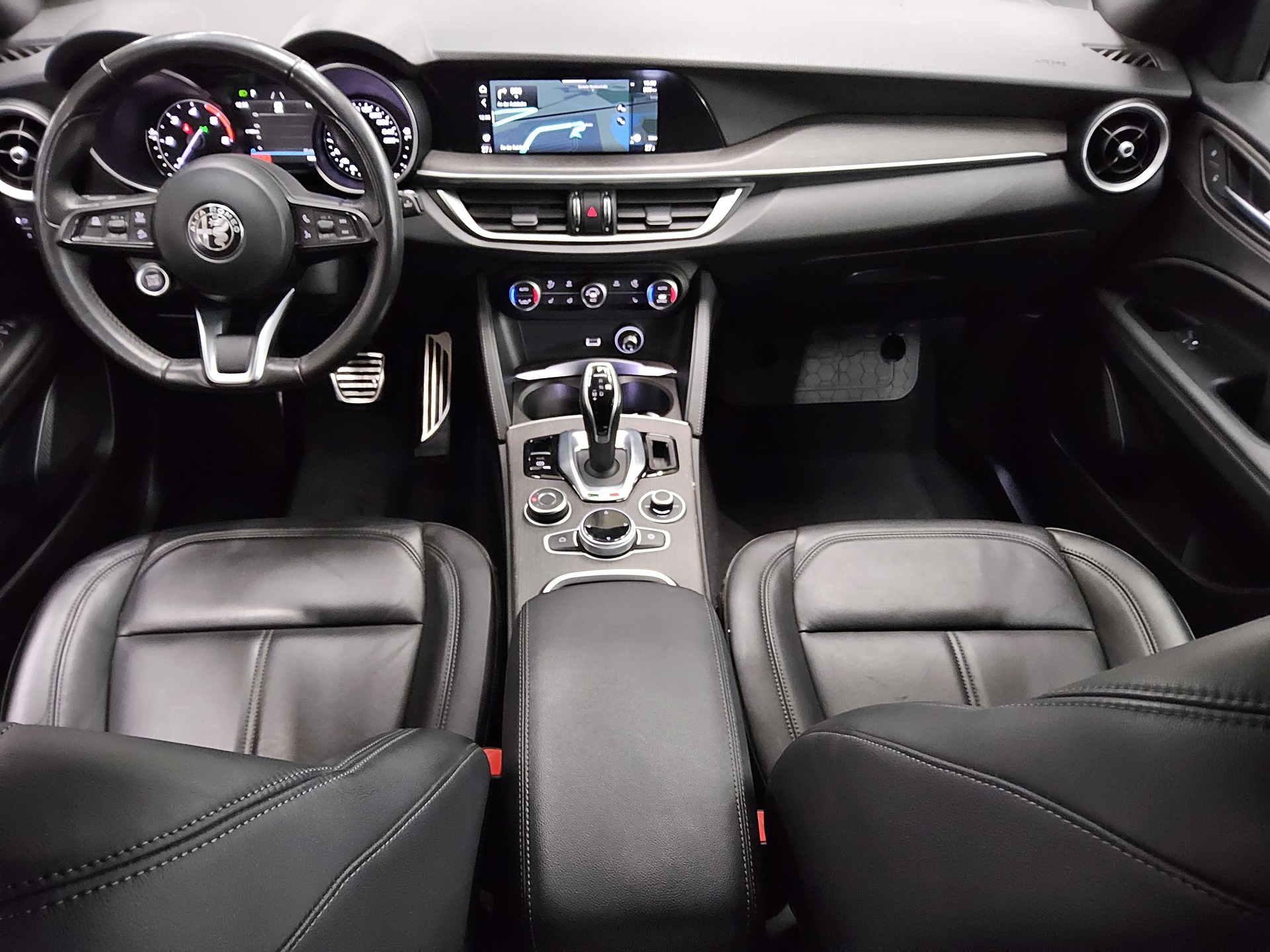 Alfa Romeo Stelvio 2.2 JTDM Leder Navi Xenon RfK PDC Shz 5