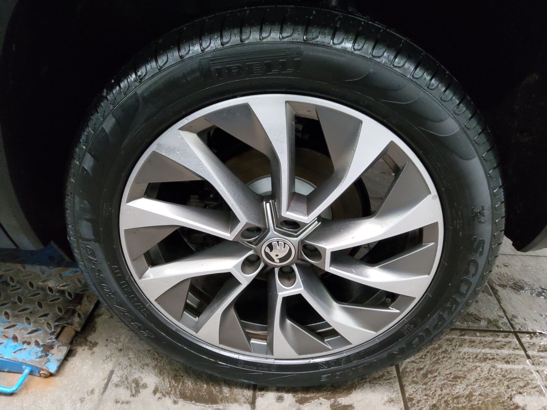 Skoda Kodiaq 2.0 TDI 4x4 Clever Navi LED vc RfK Pano 11